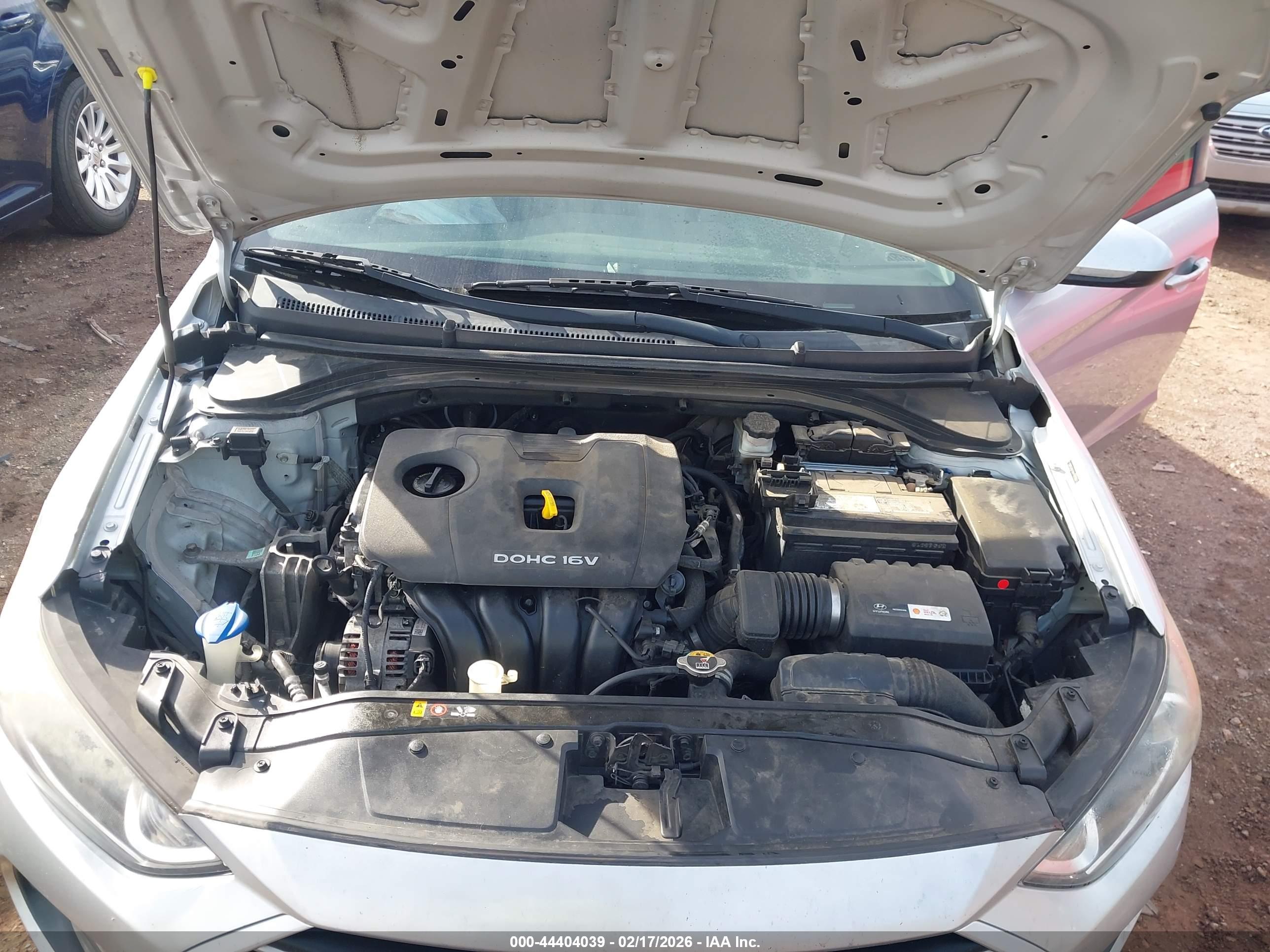 HYUNDAI ELANTRA image 10