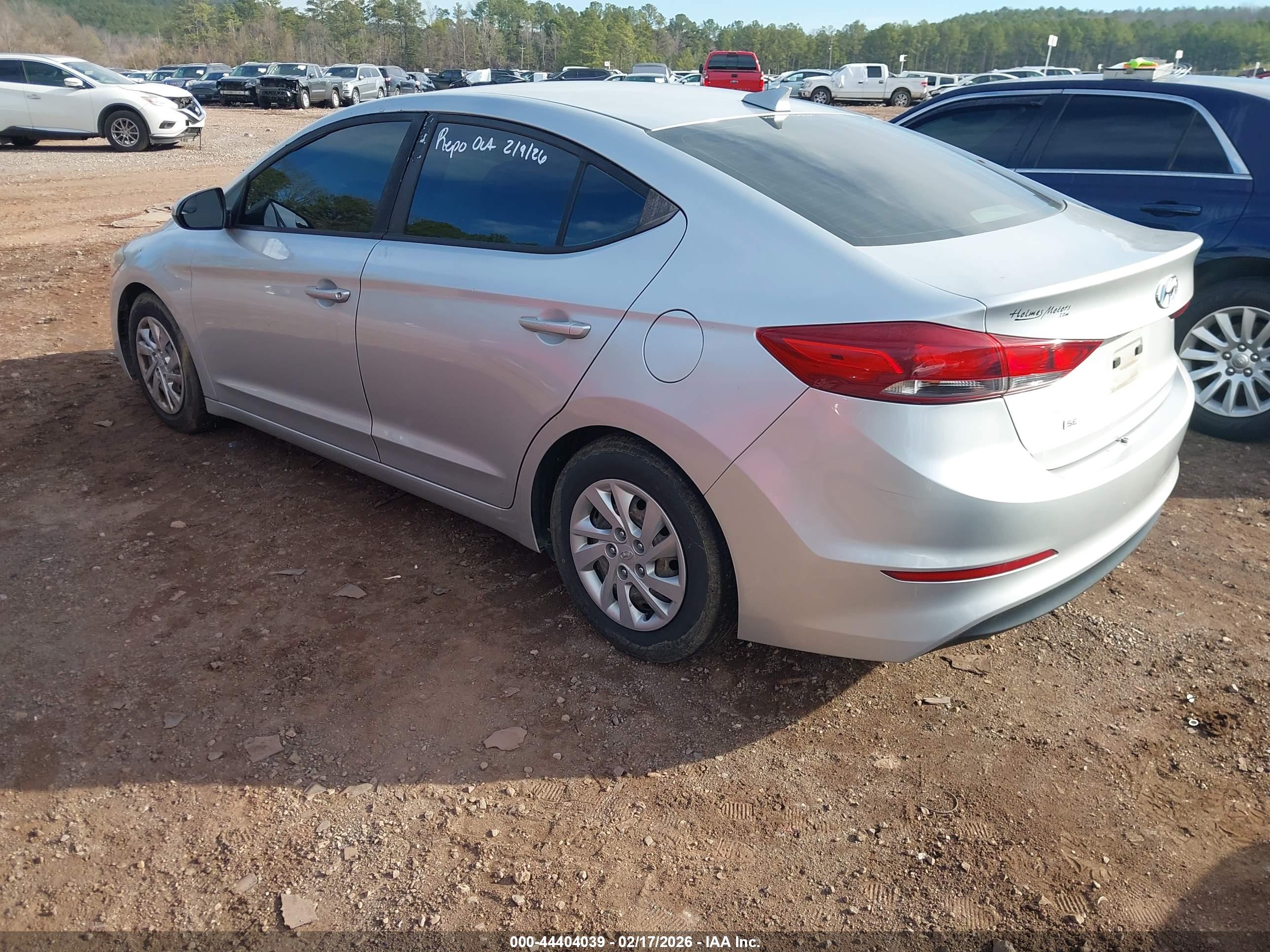 HYUNDAI ELANTRA image 3