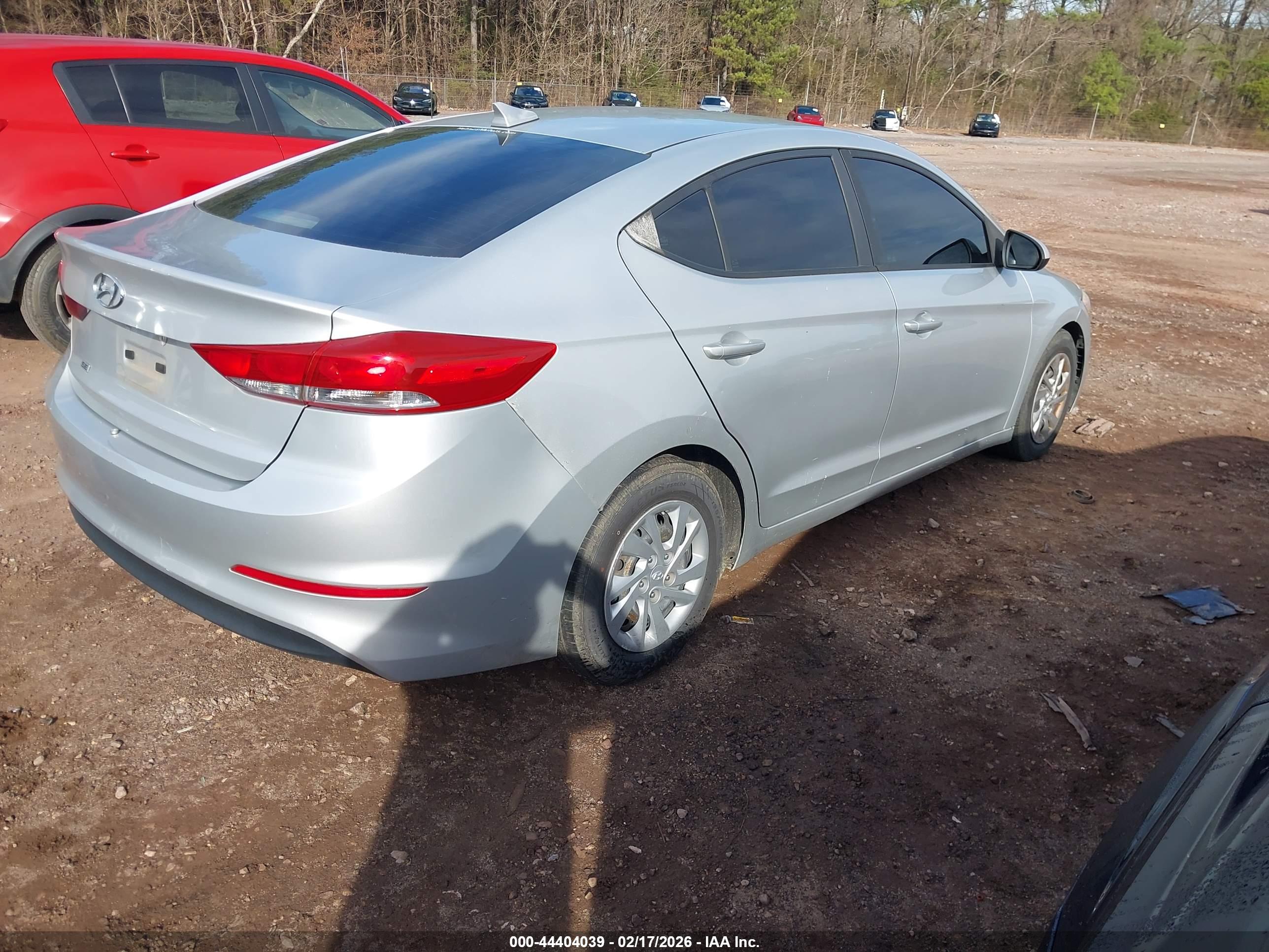 HYUNDAI ELANTRA image 4
