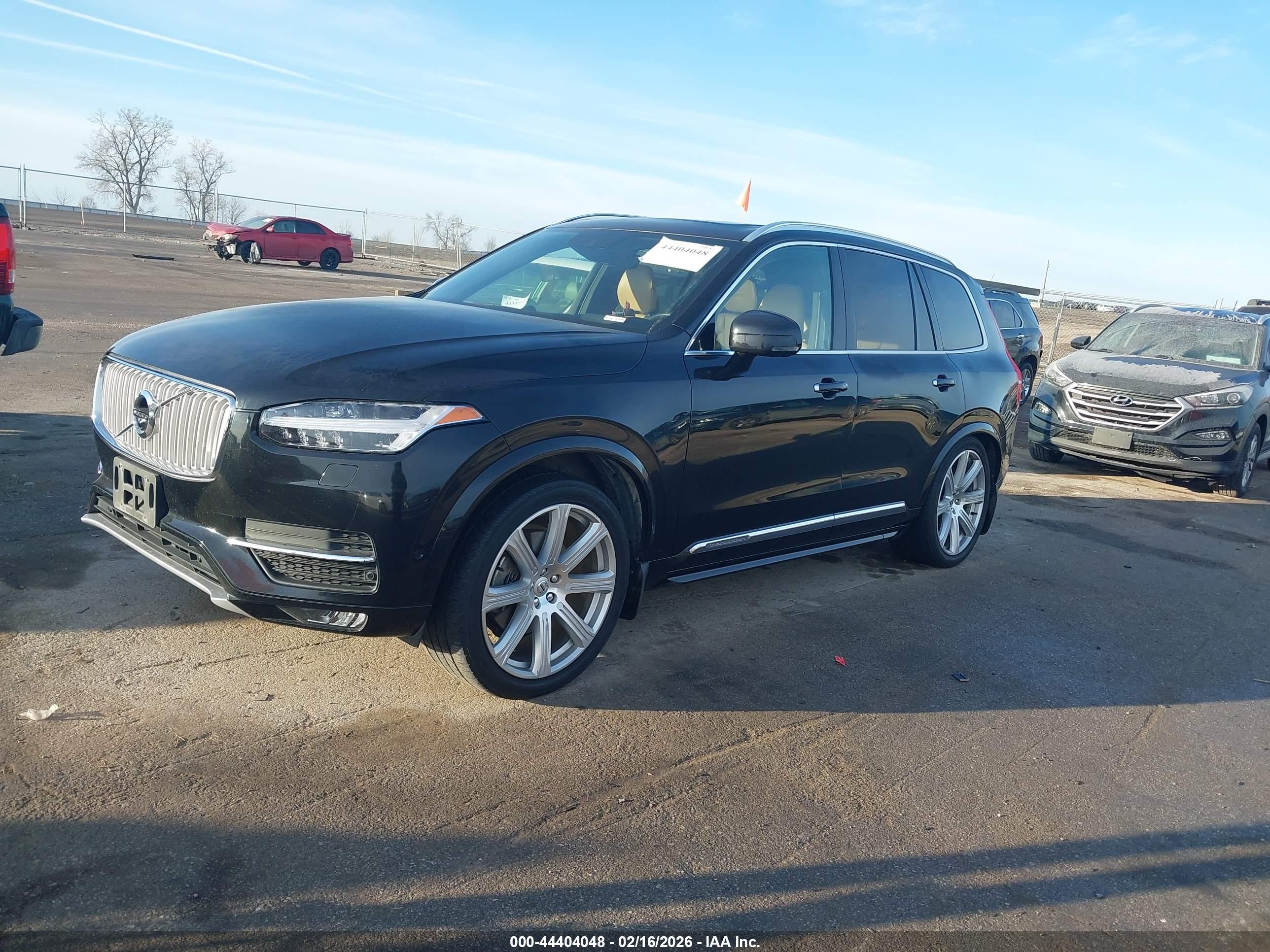 VOLVO XC90 image 2