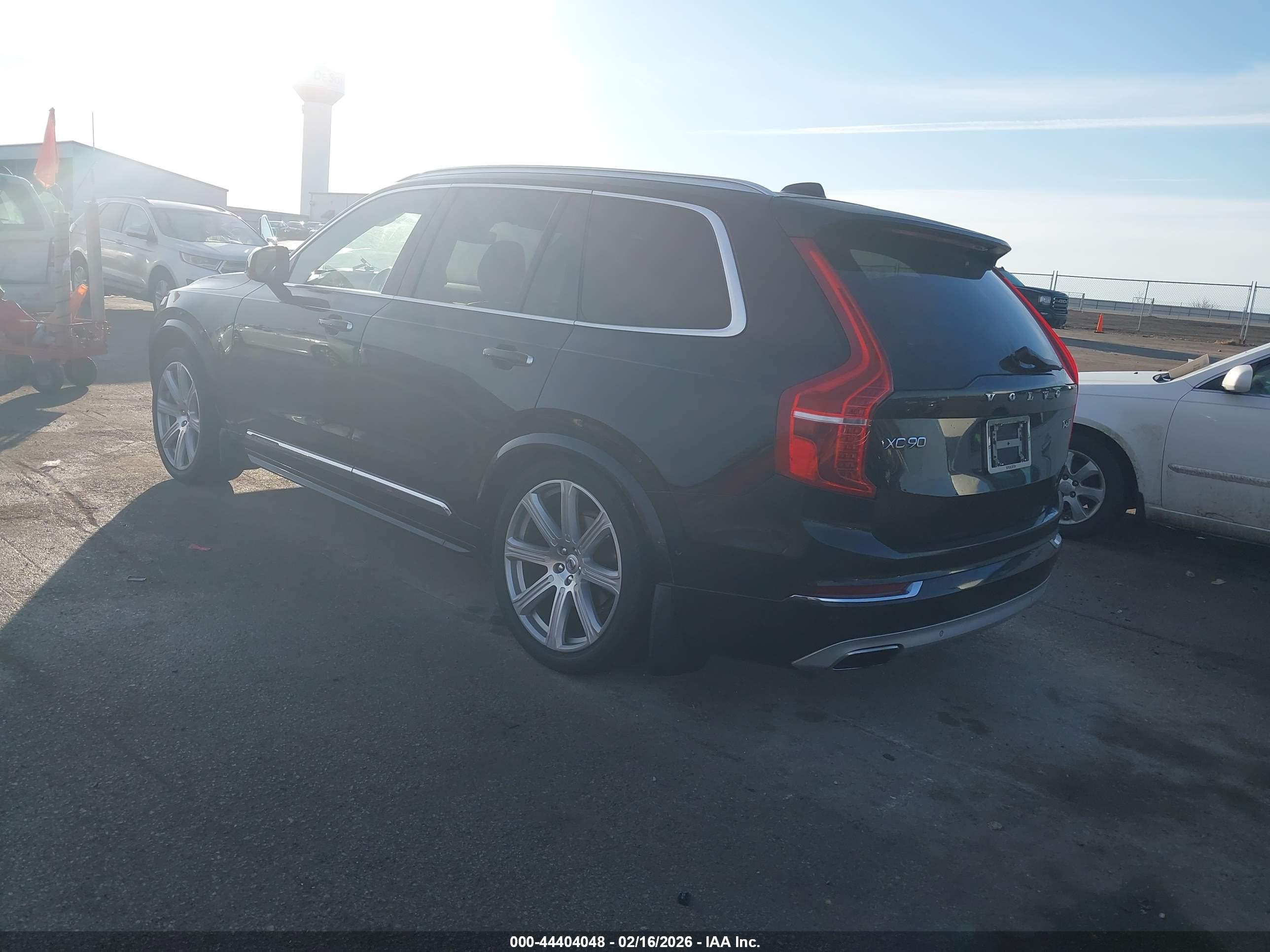 VOLVO XC90 image 3