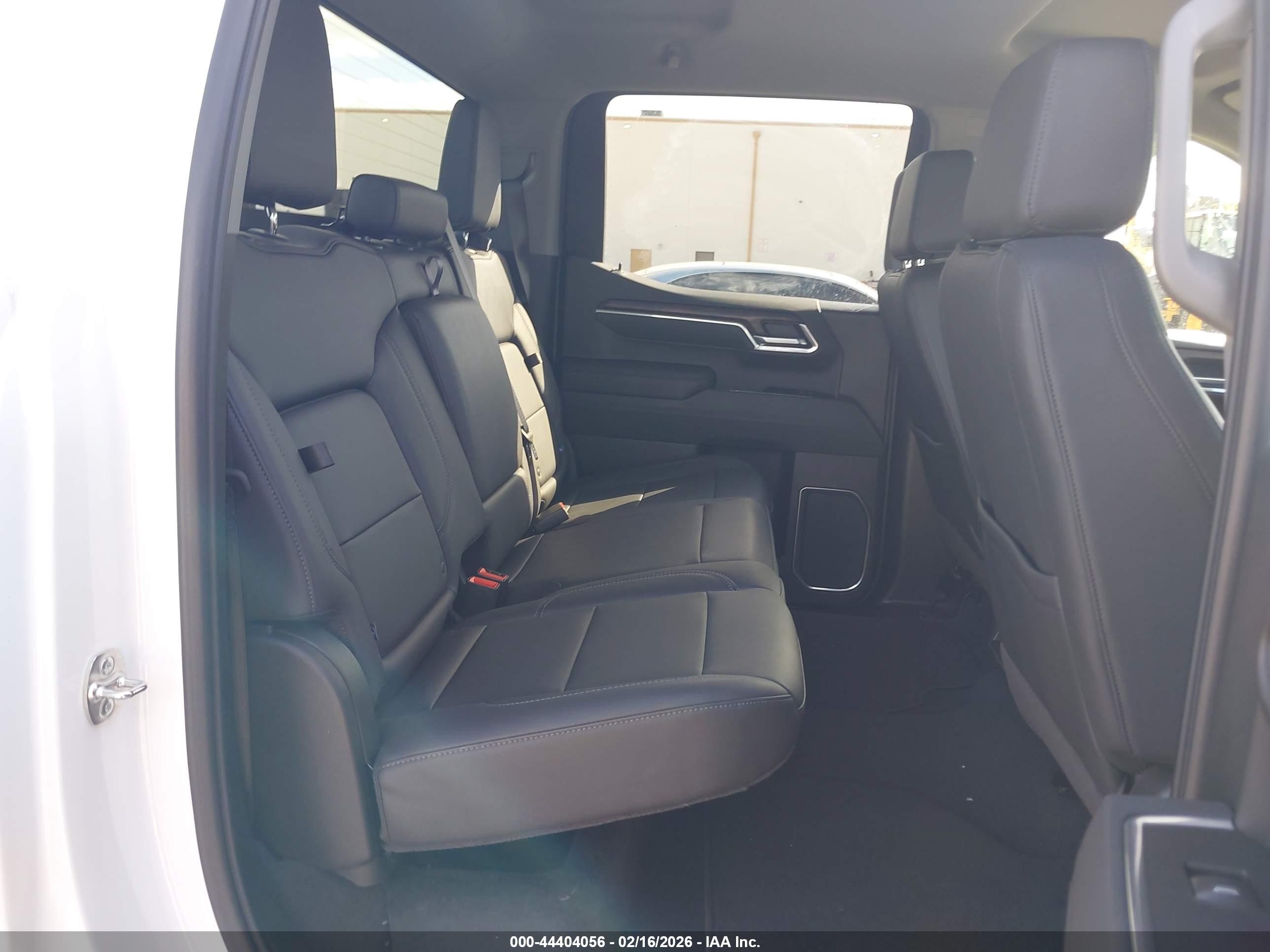 GMC SIERRA image 8