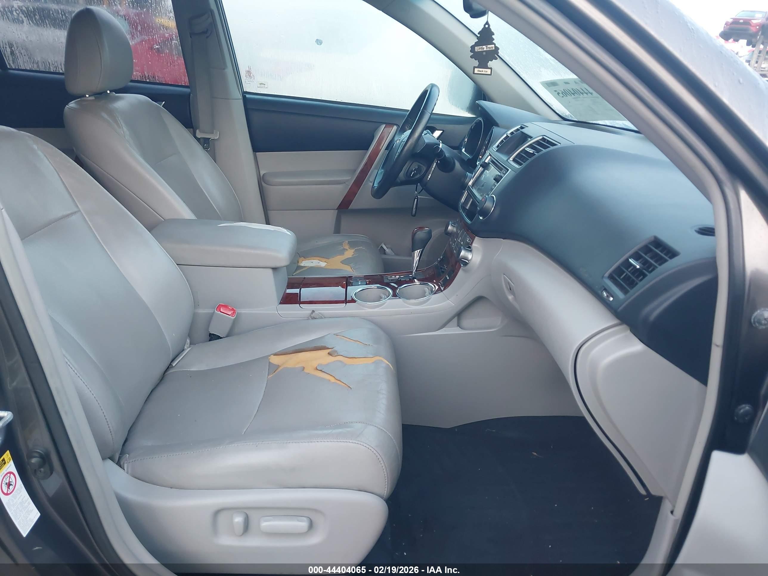 TOYOTA HIGHLANDER image 5