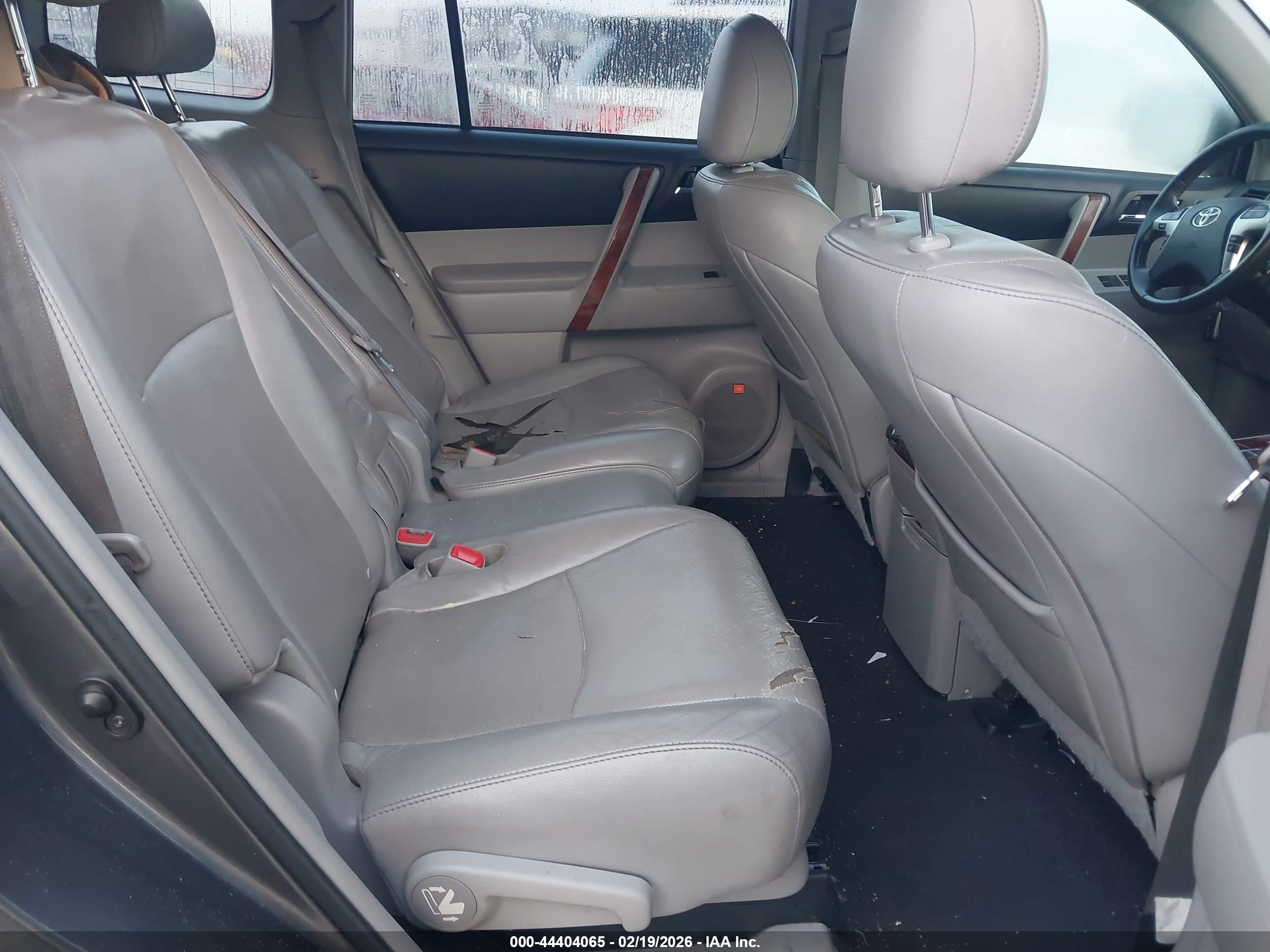 TOYOTA HIGHLANDER image 8