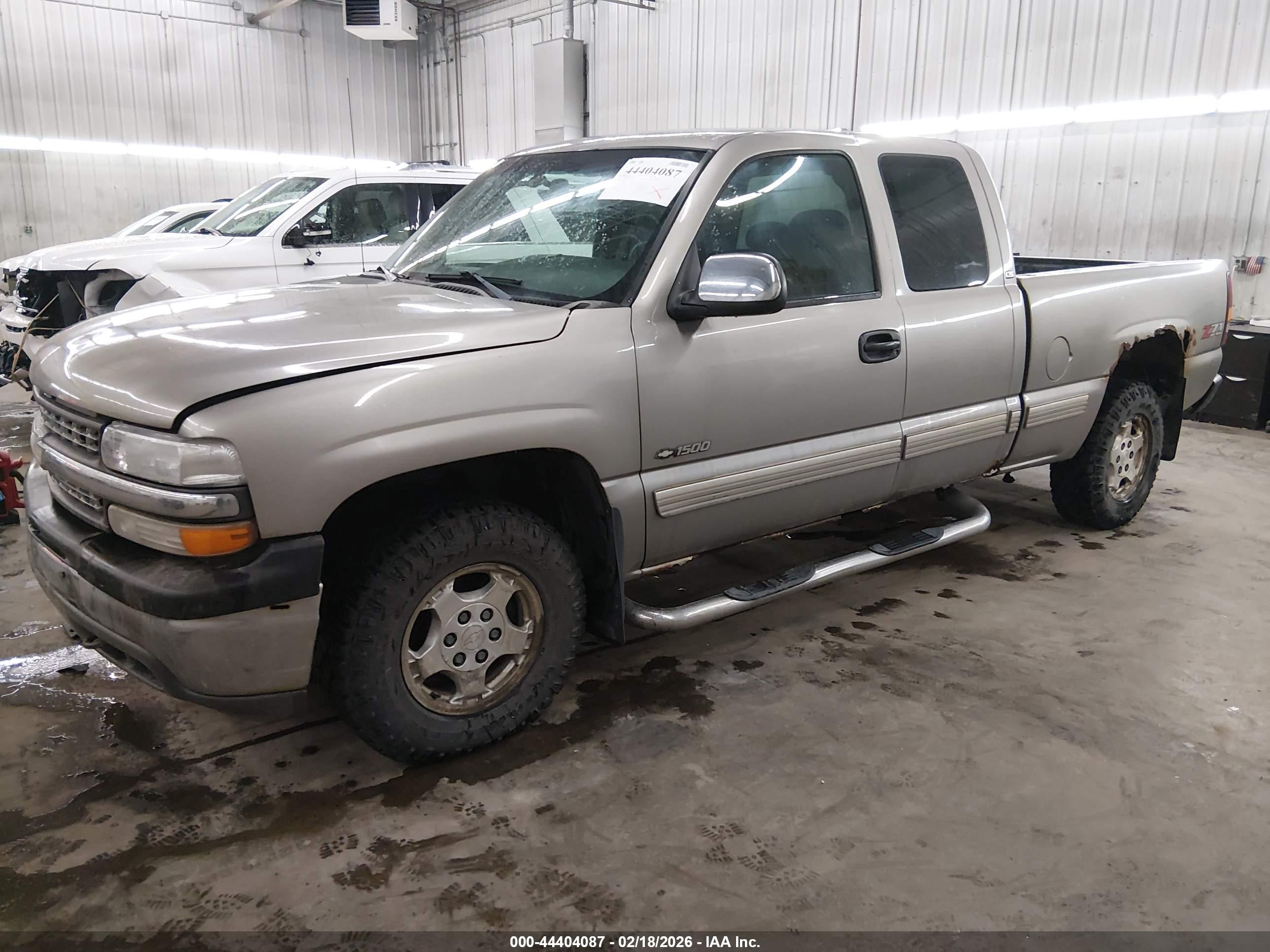 CHEVROLET SILVERADO image 2
