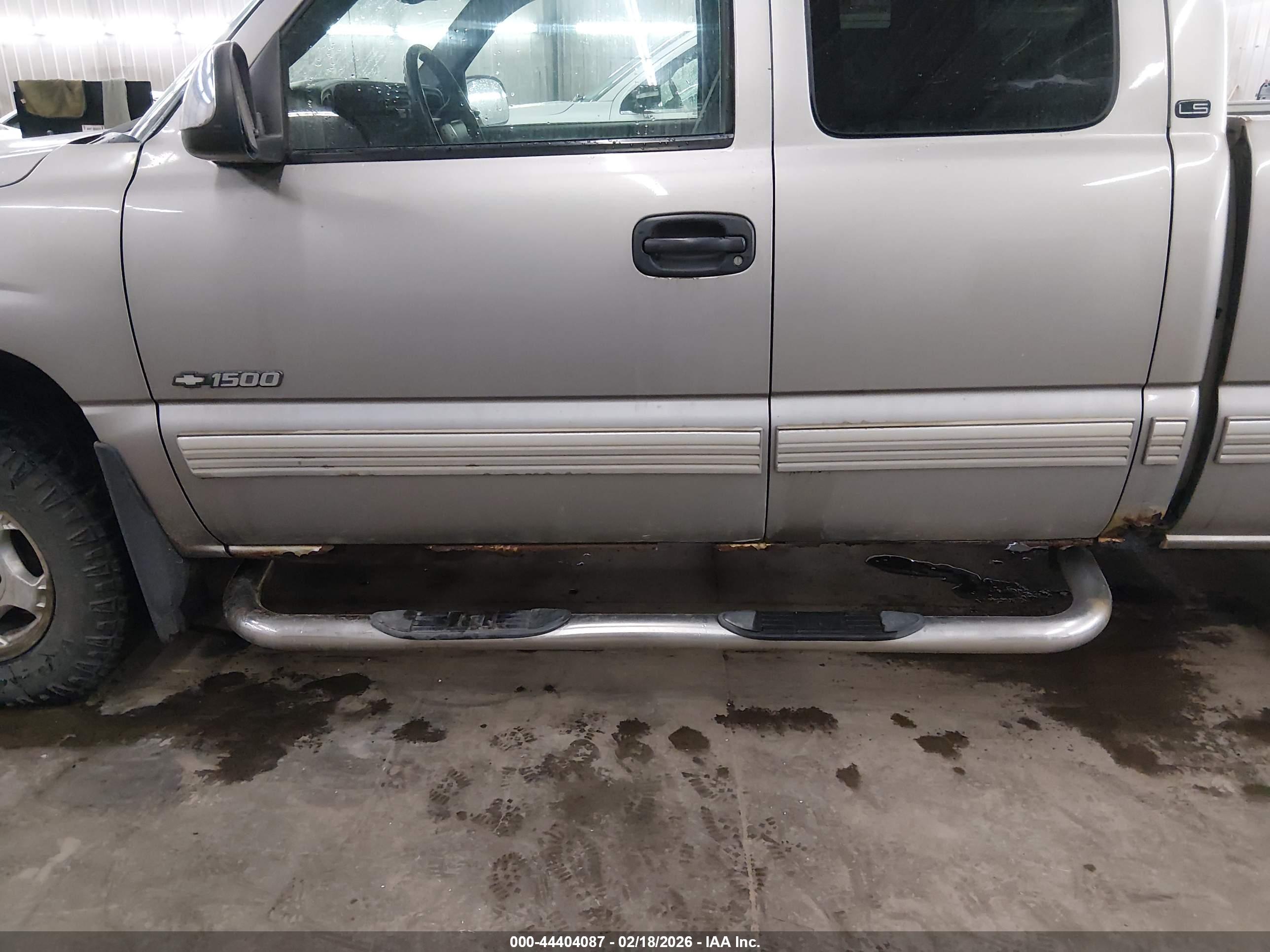 CHEVROLET SILVERADO image 6