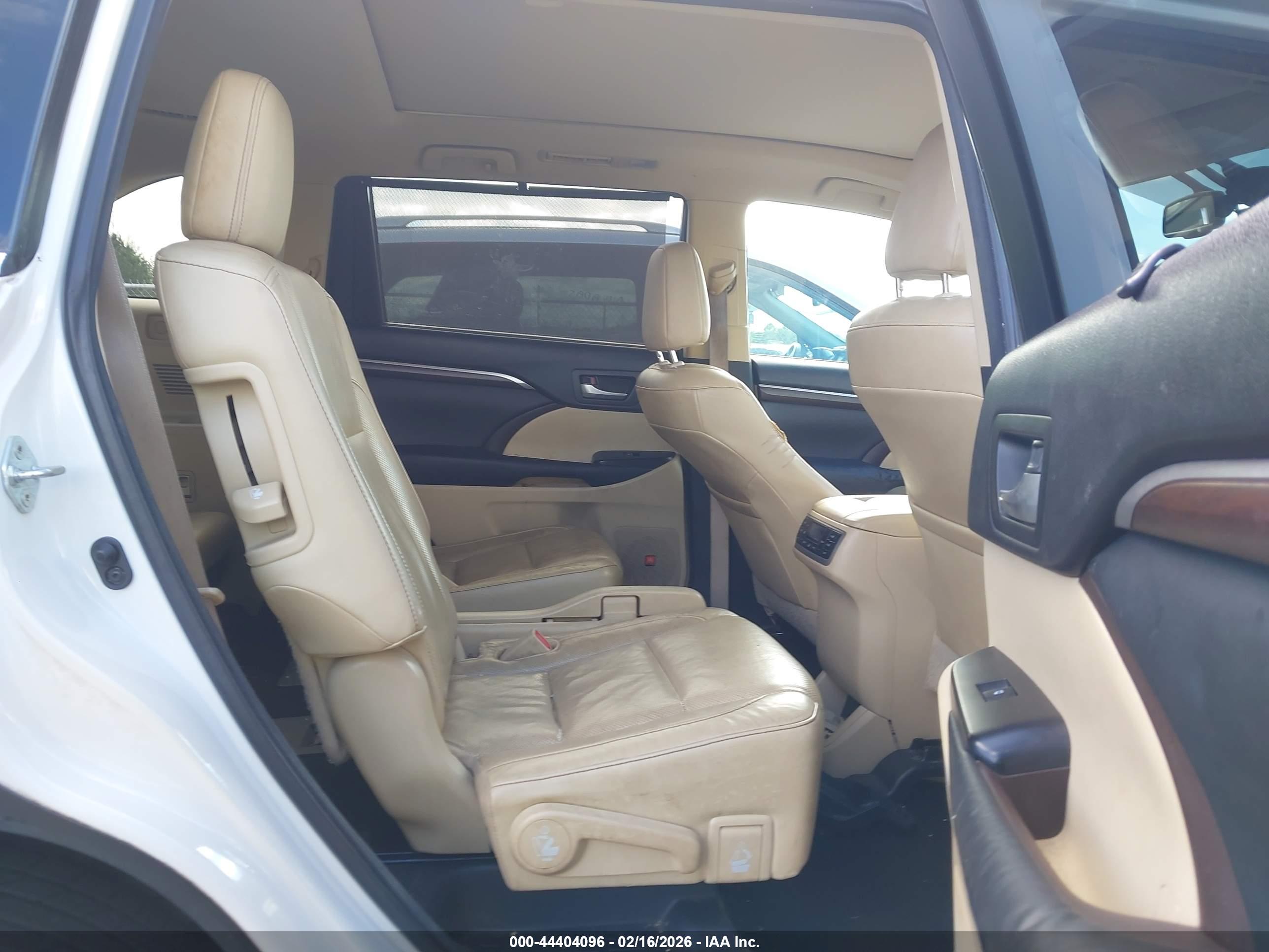 TOYOTA HIGHLANDER image 8