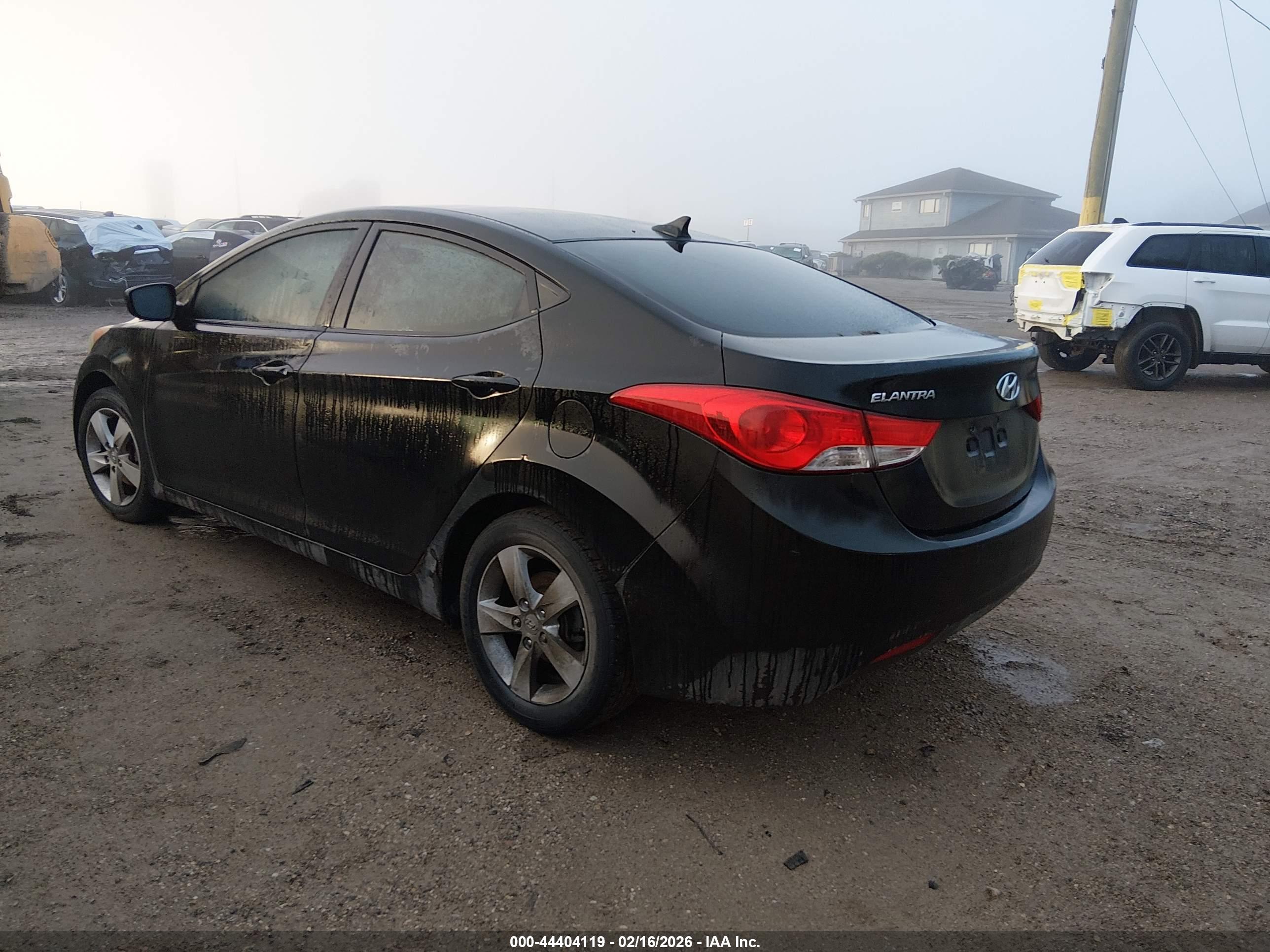 HYUNDAI ELANTRA image 3