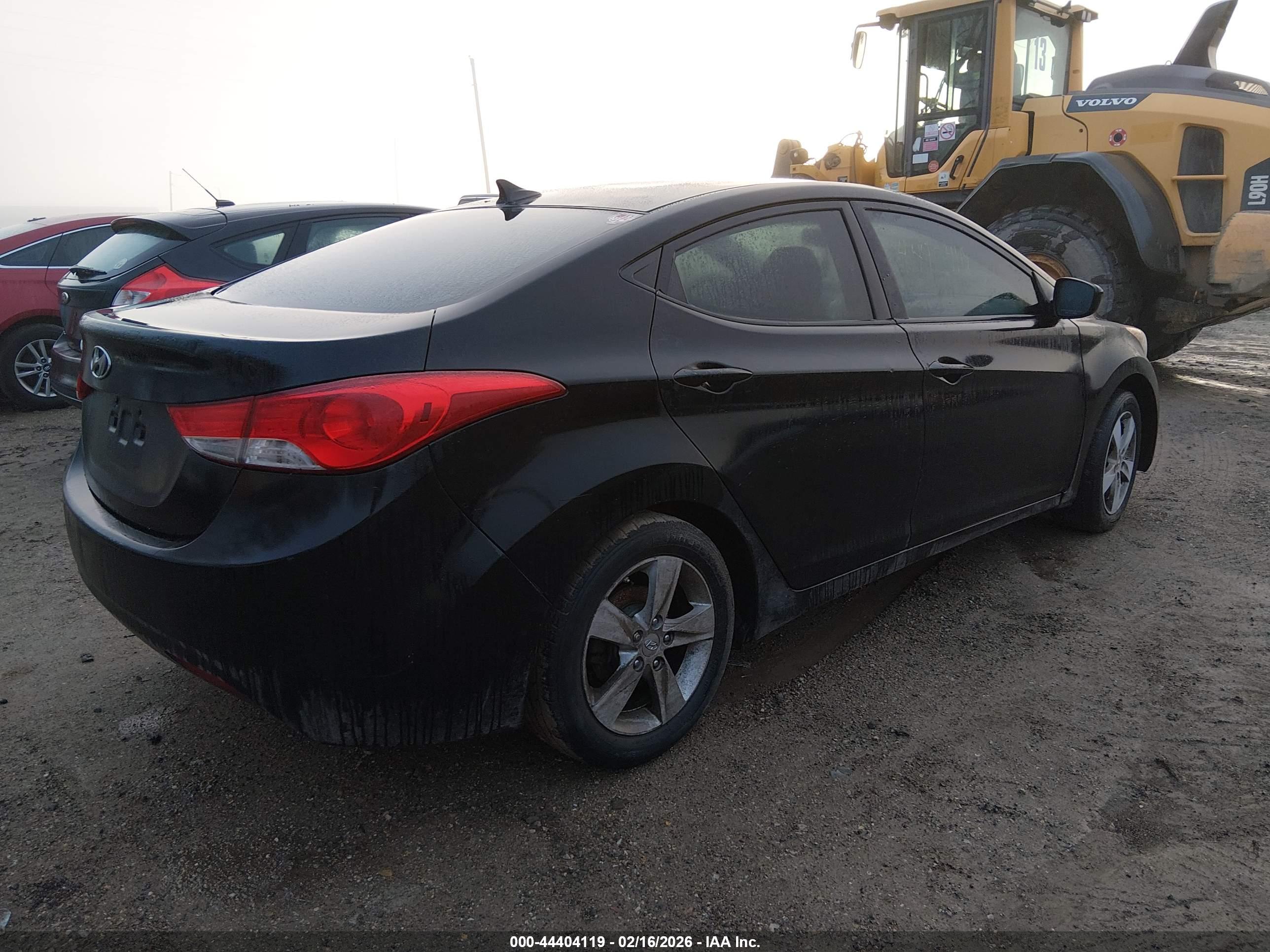 HYUNDAI ELANTRA image 4