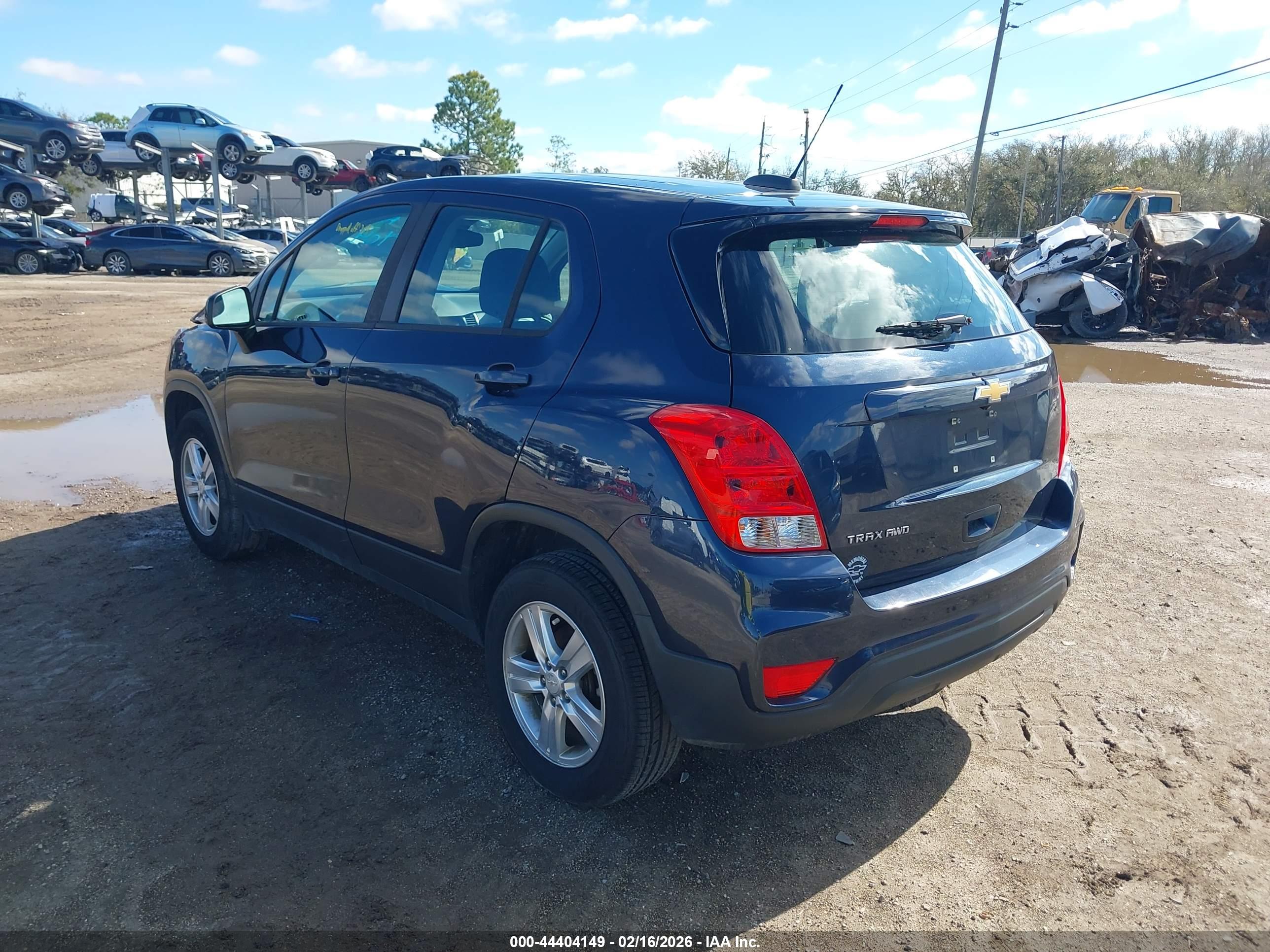 CHEVROLET TRAX image 3