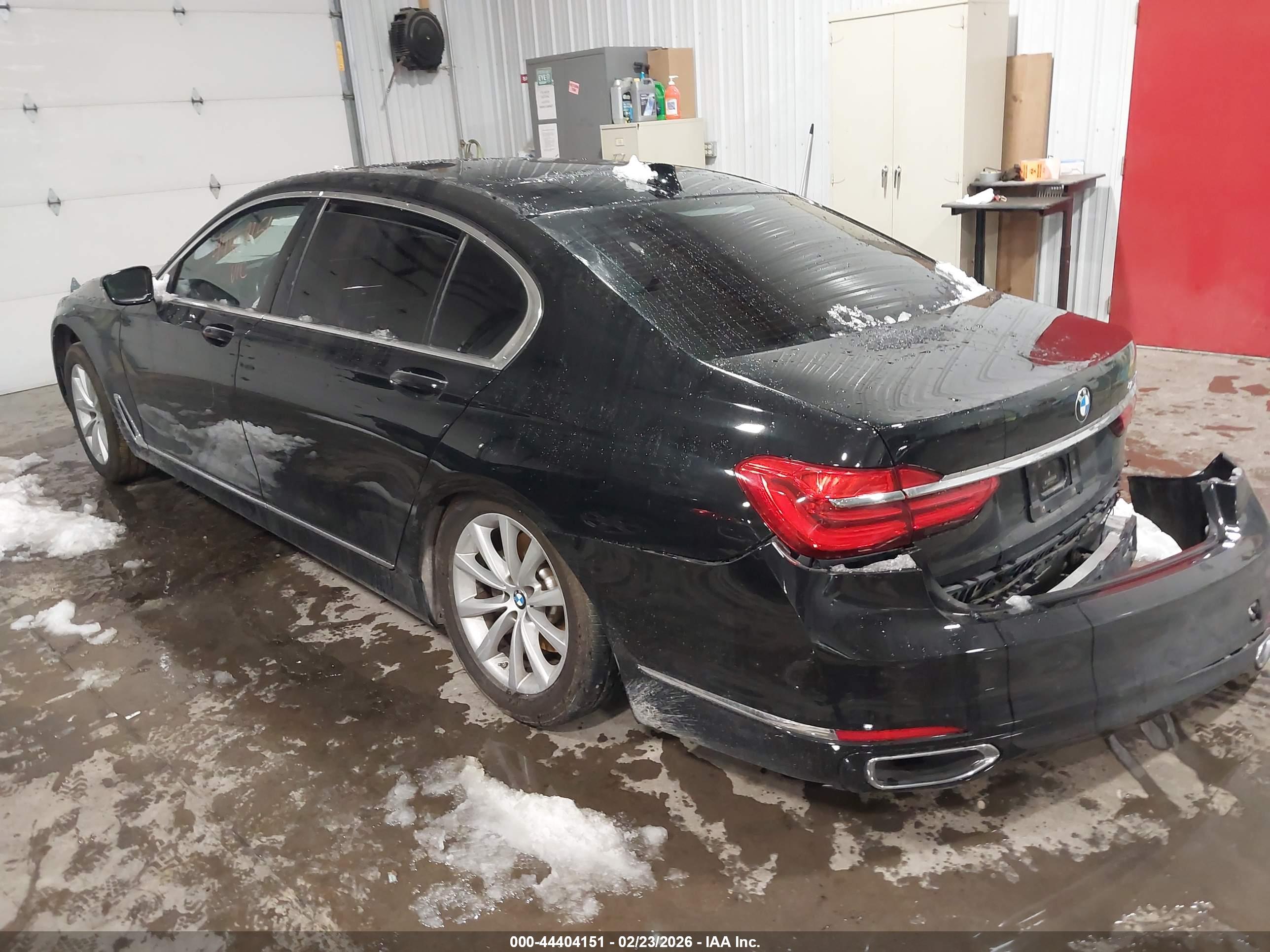 BMW 740I image 3