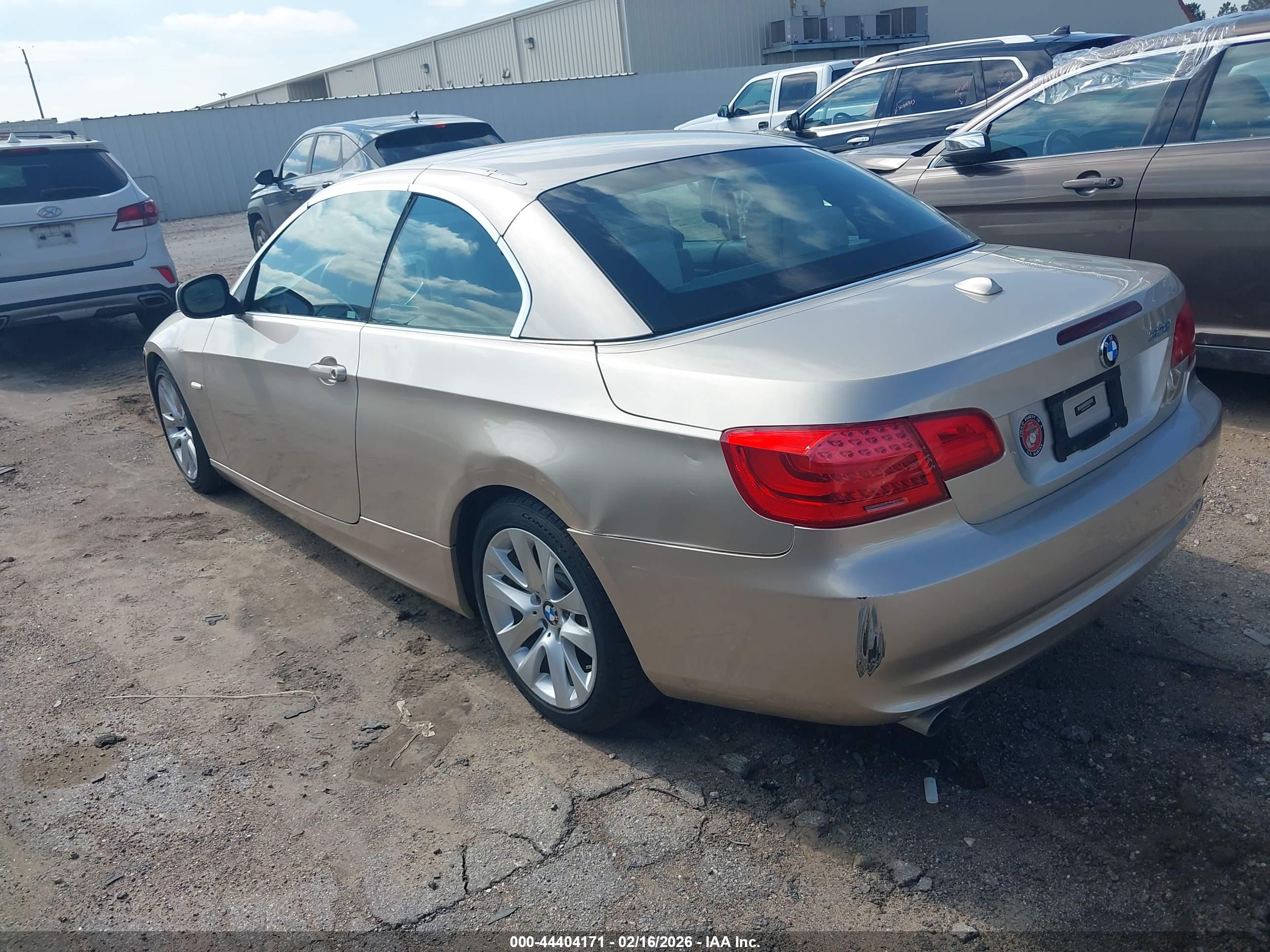 BMW 328I image 3