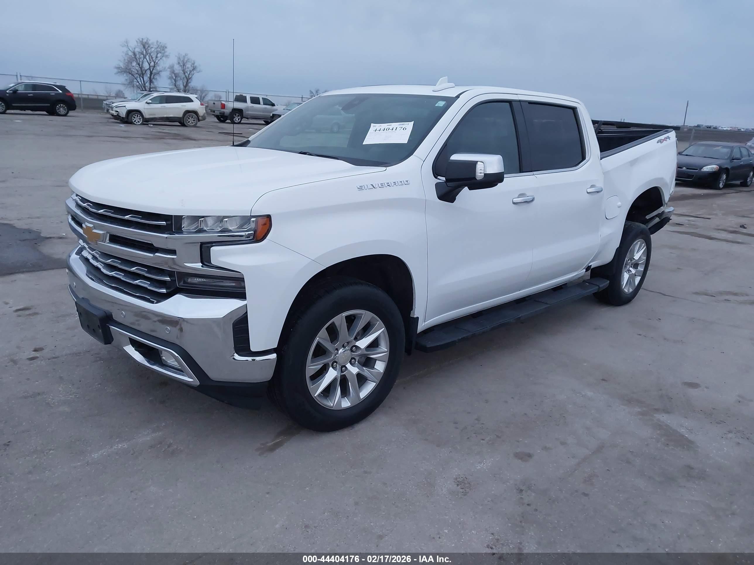 CHEVROLET SILVERADO image 2