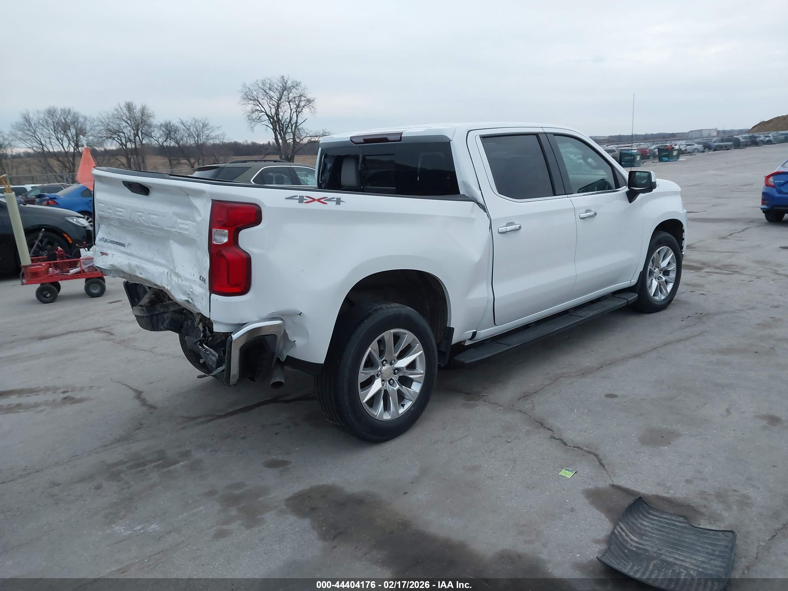 CHEVROLET SILVERADO image 4