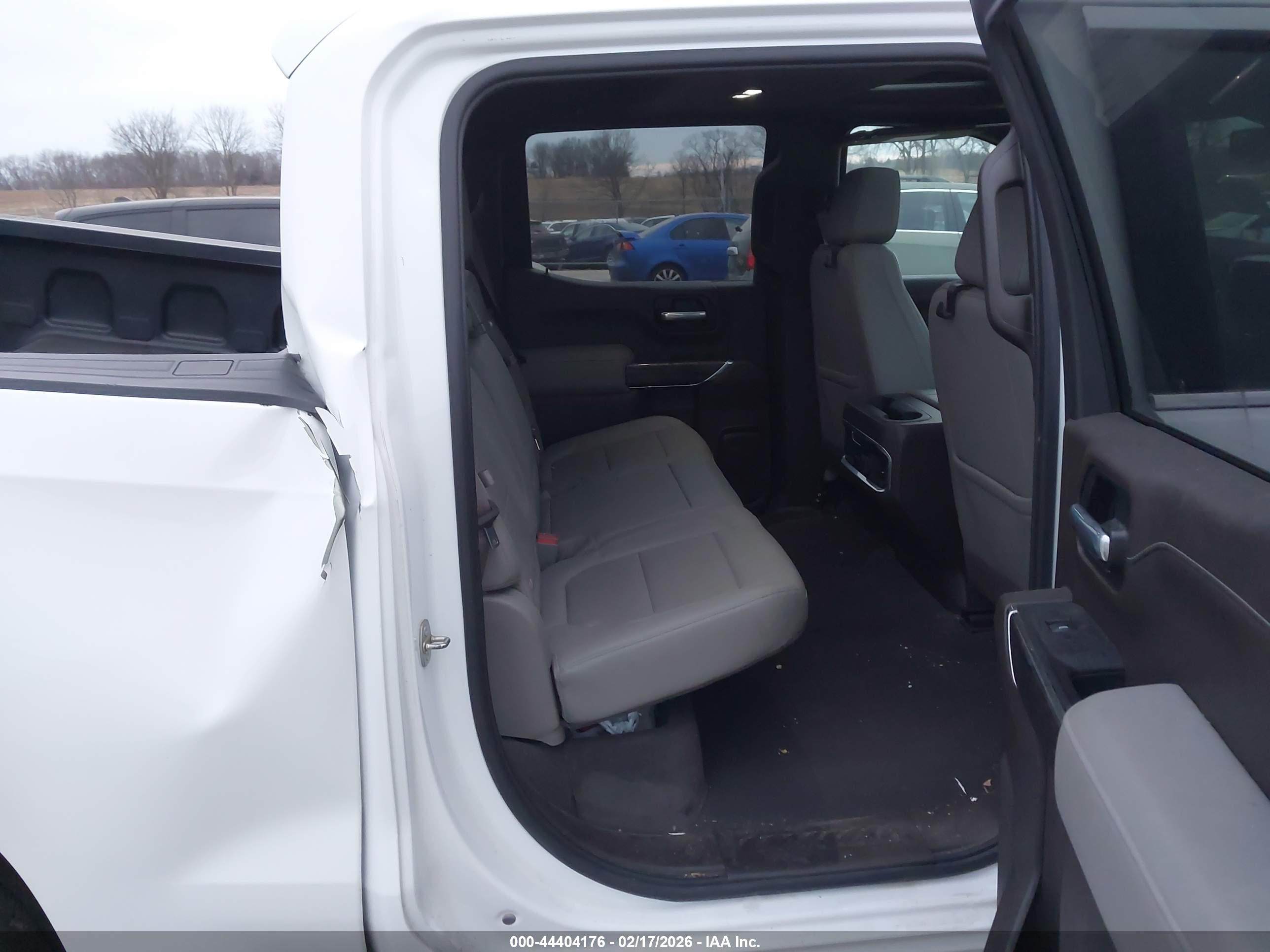 CHEVROLET SILVERADO image 8