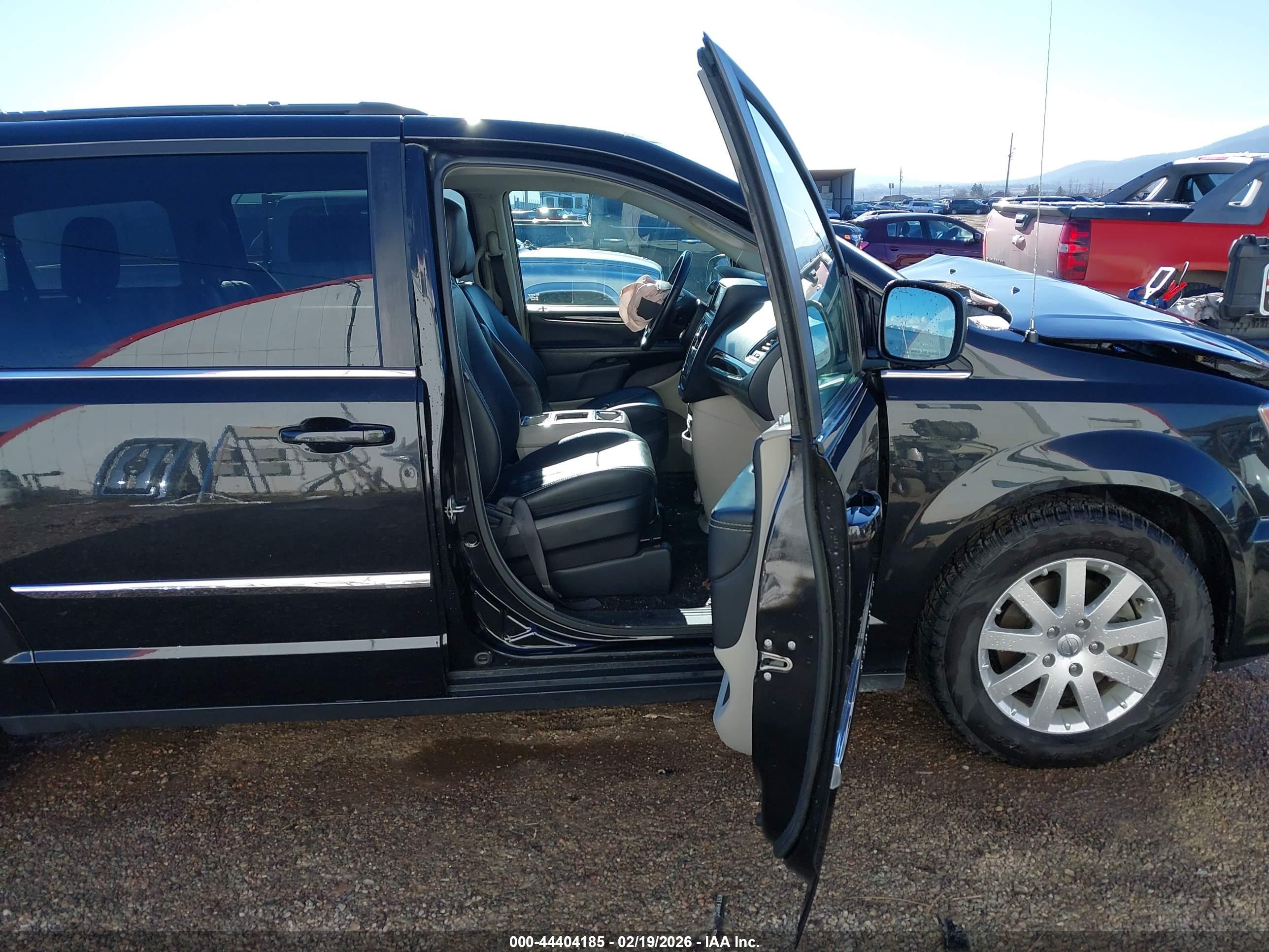 CHRYSLER TOWN image 5