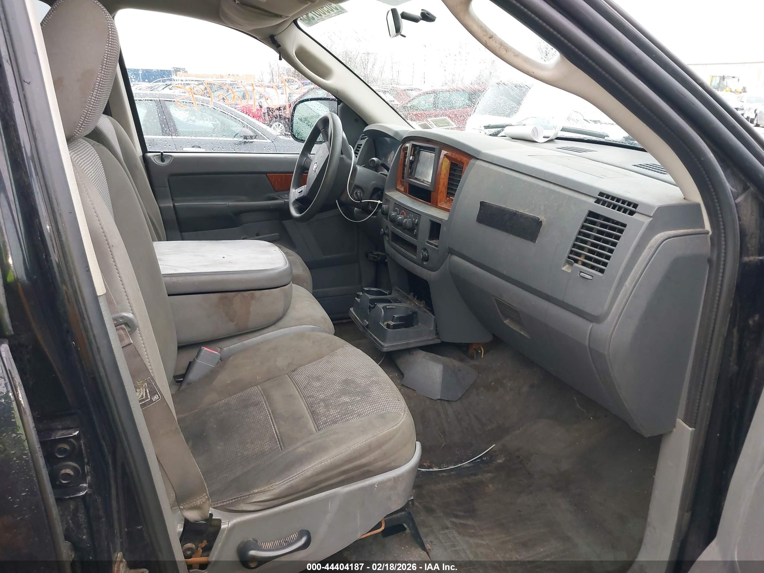 DODGE RAM image 5
