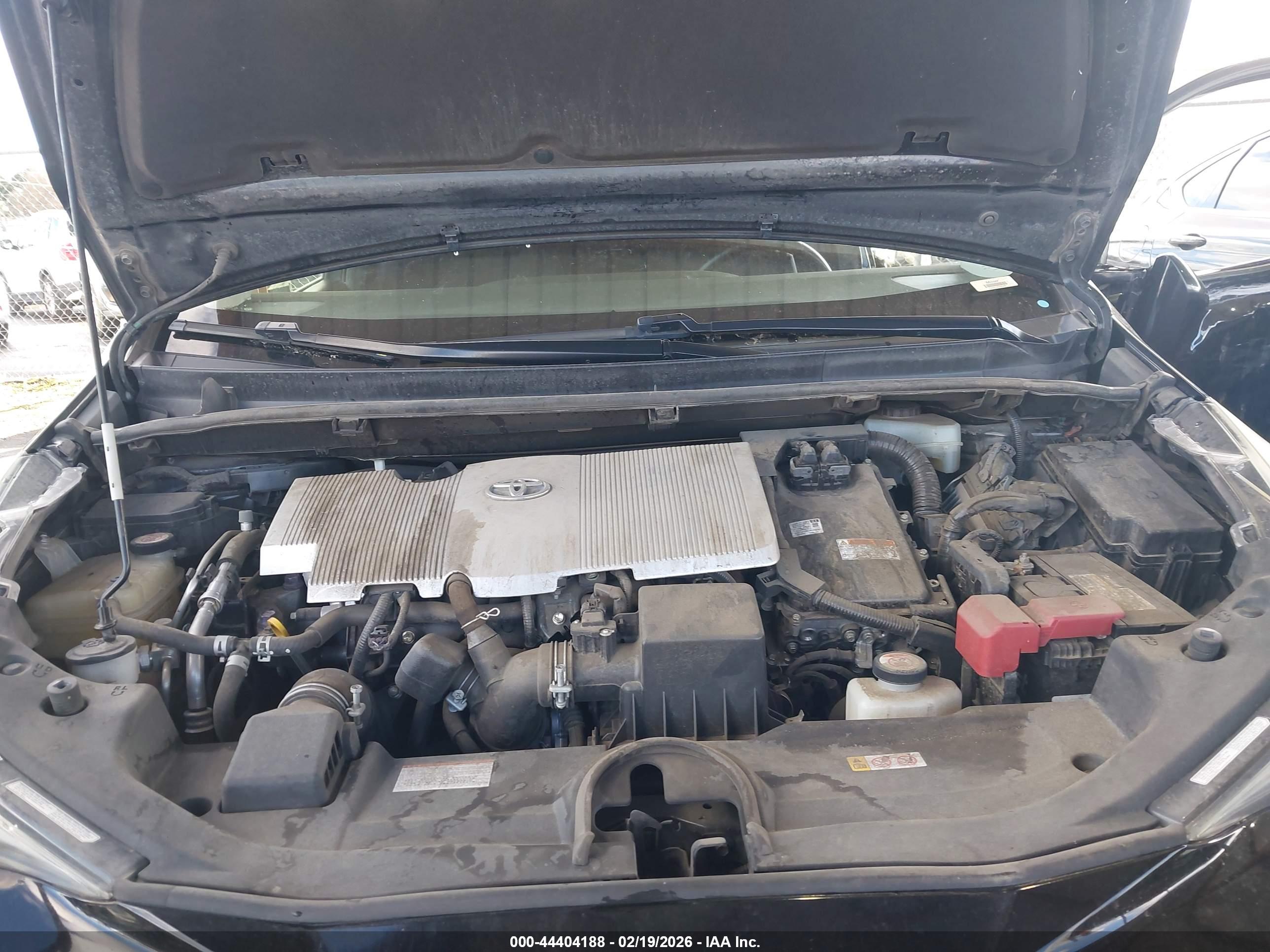 TOYOTA PRIUS image 10
