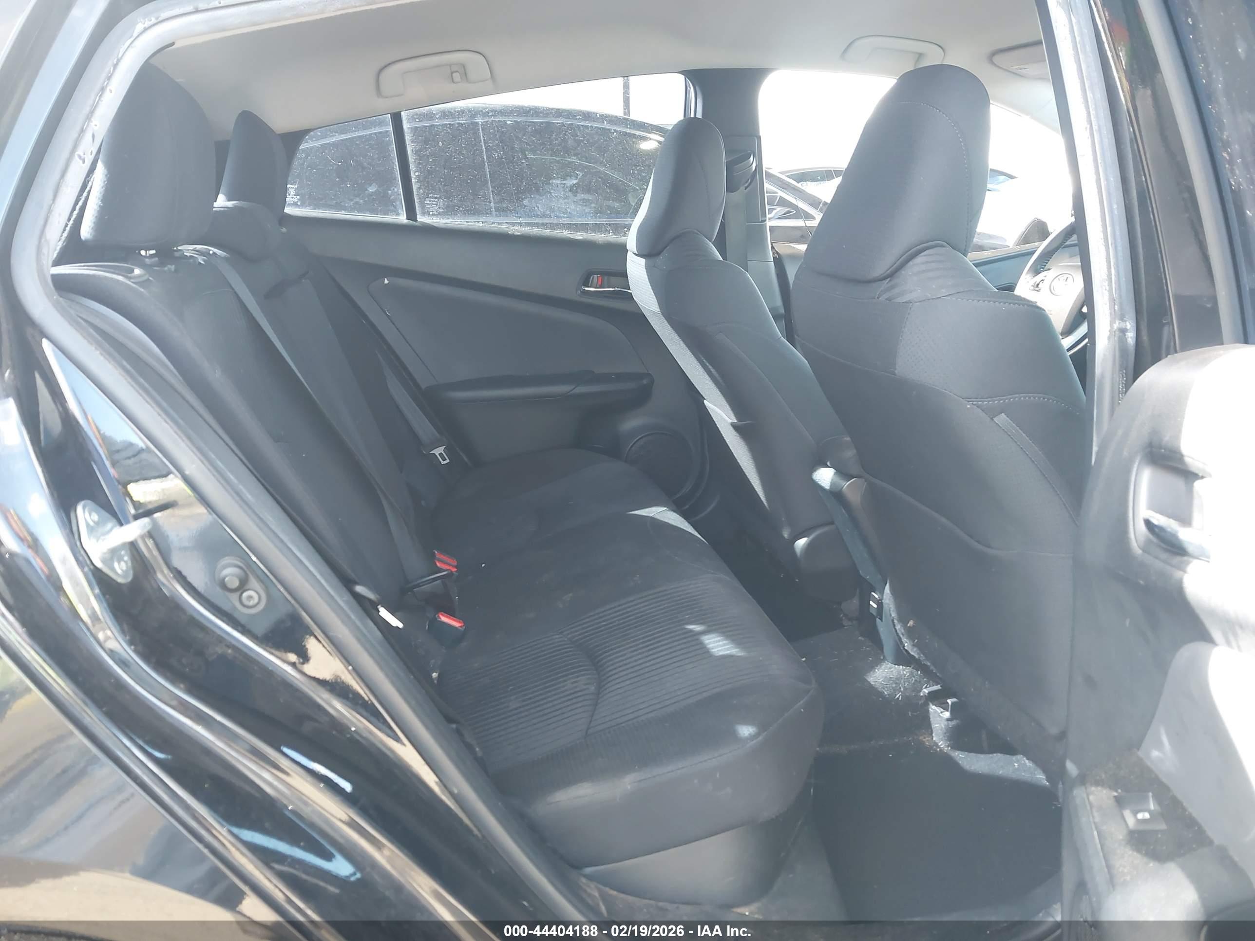 TOYOTA PRIUS image 8