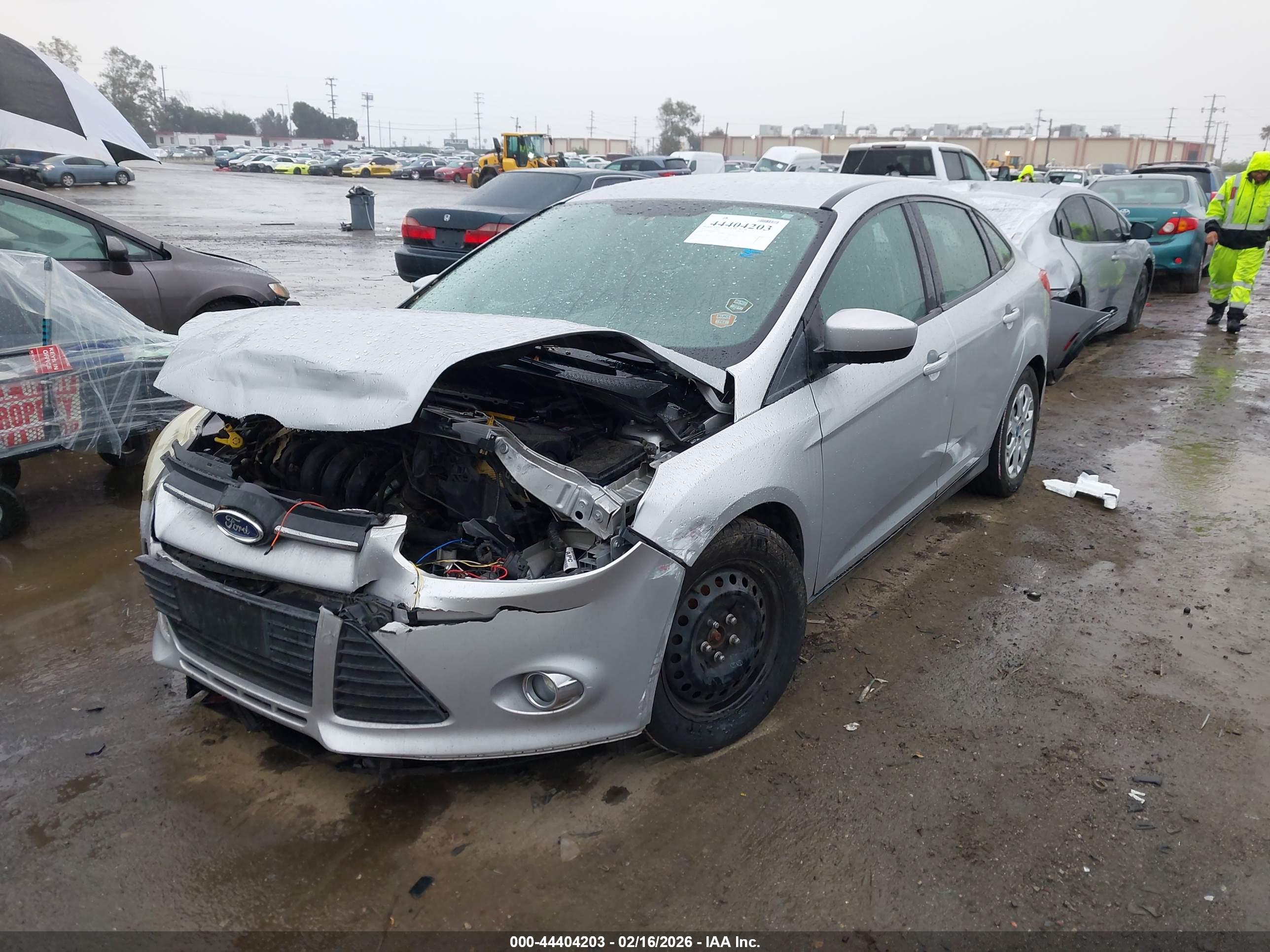 FORD FOCUS image 2
