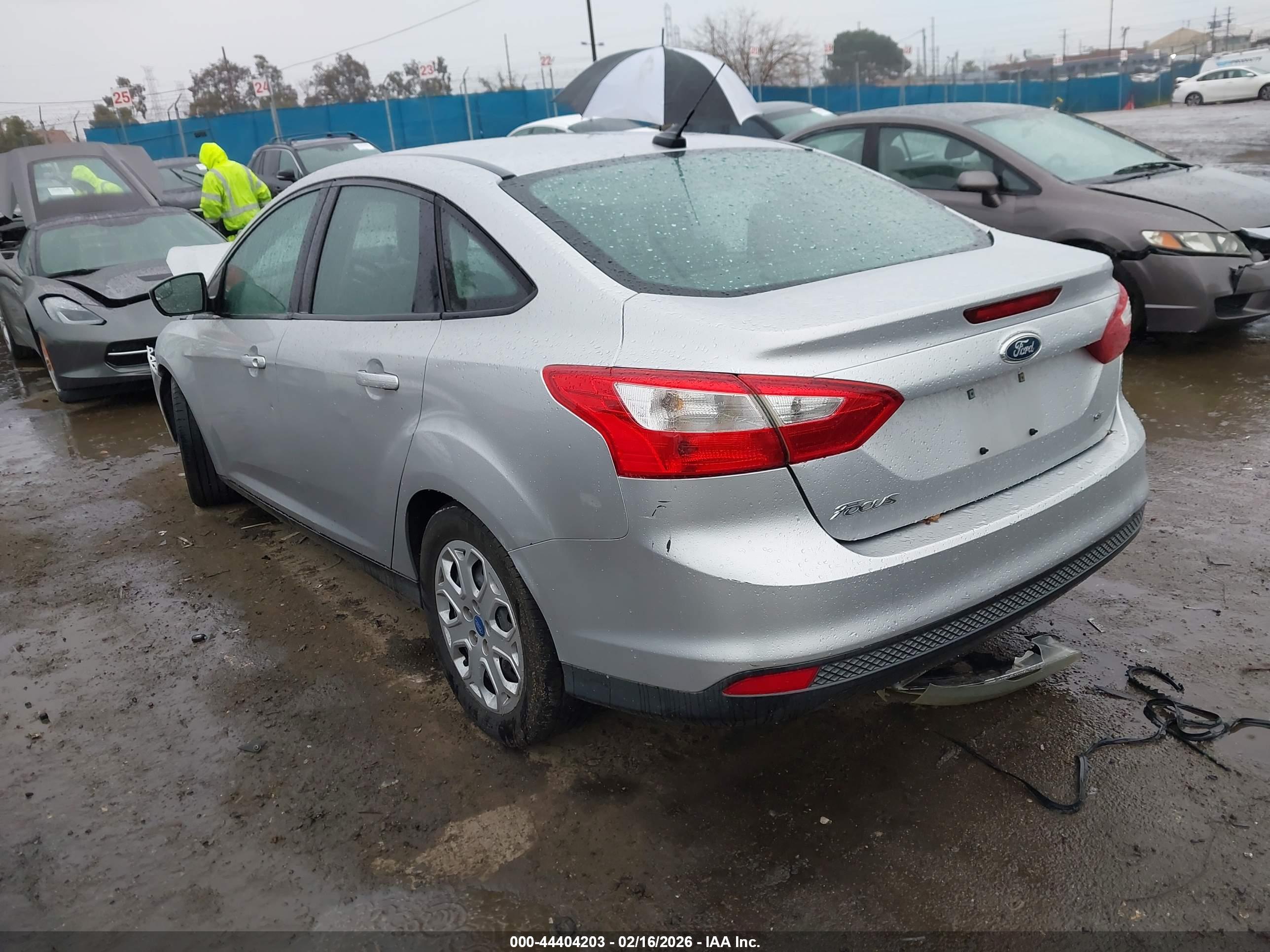 FORD FOCUS image 3