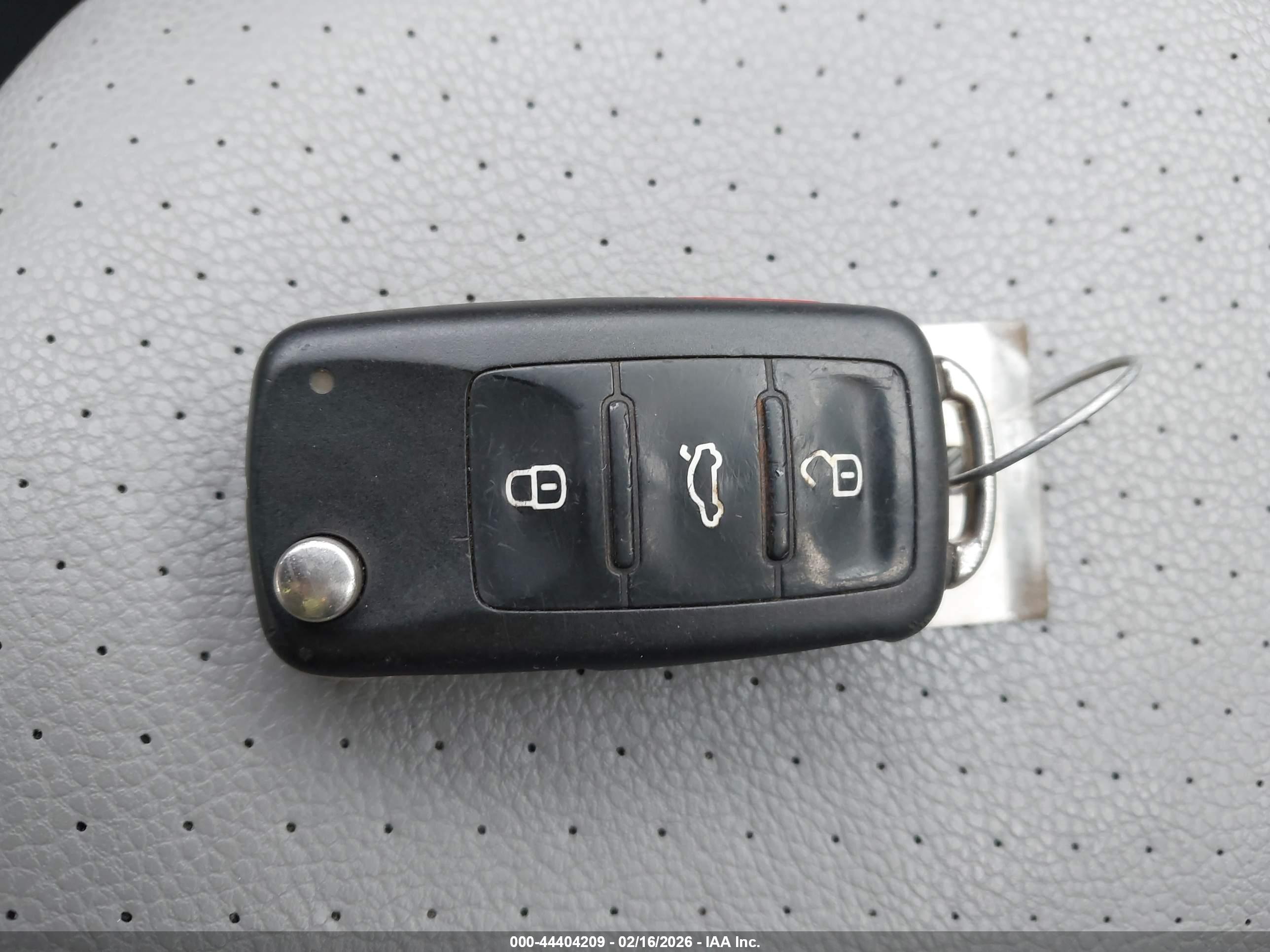 VOLKSWAGEN JETTA image 11