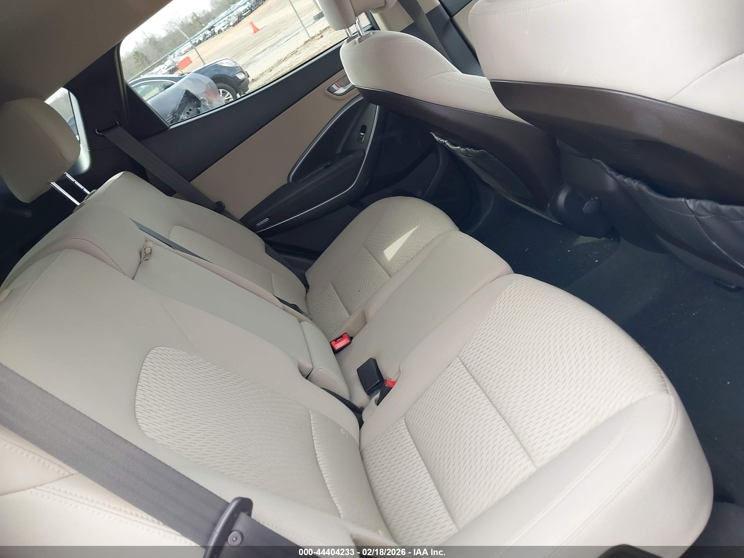 HYUNDAI SANTA image 8