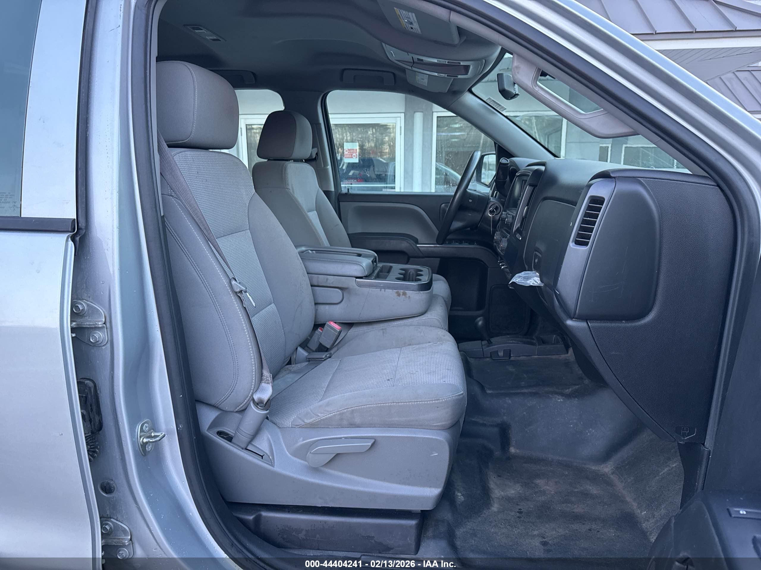 CHEVROLET SILVERADO image 5