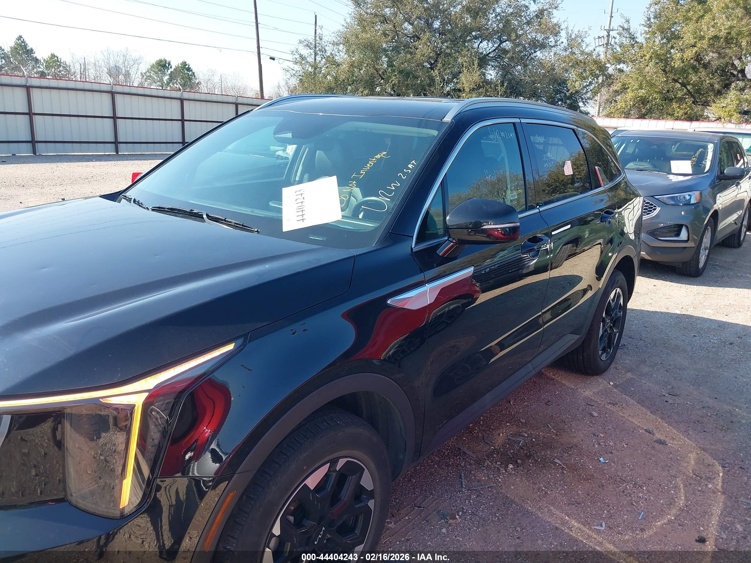 KIA SORENTO image 6