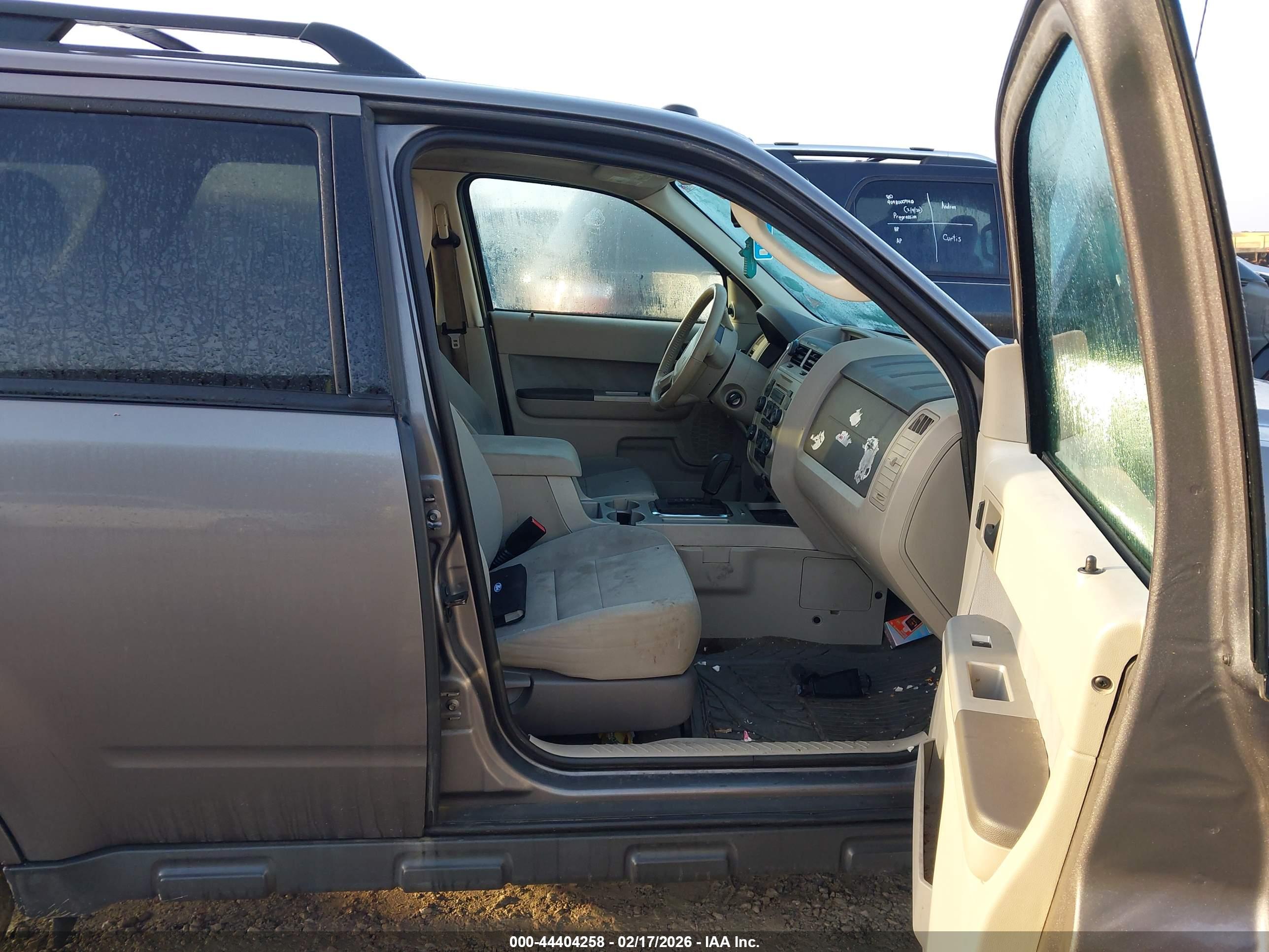 FORD ESCAPE image 5