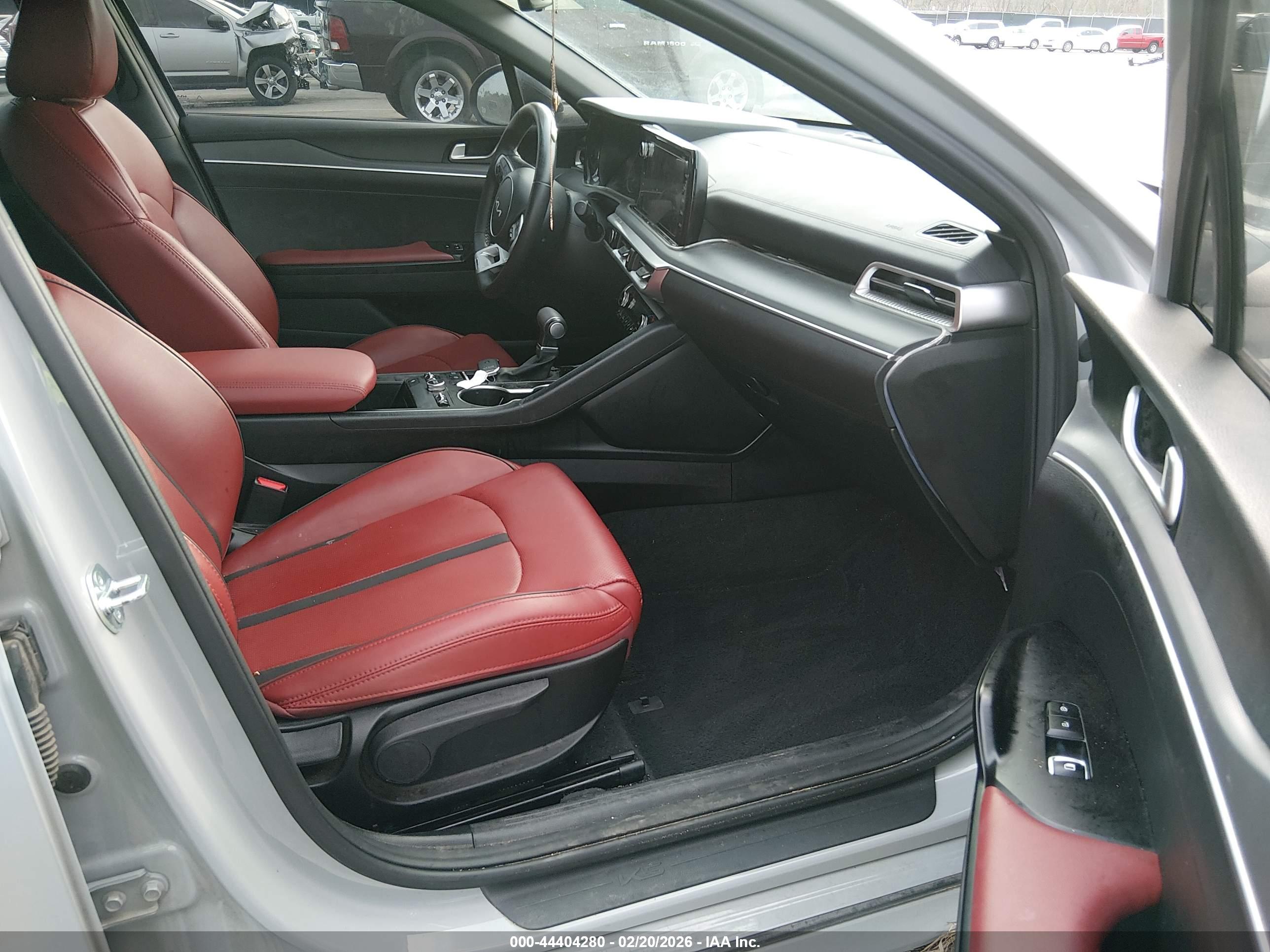 KIA K5 image 5