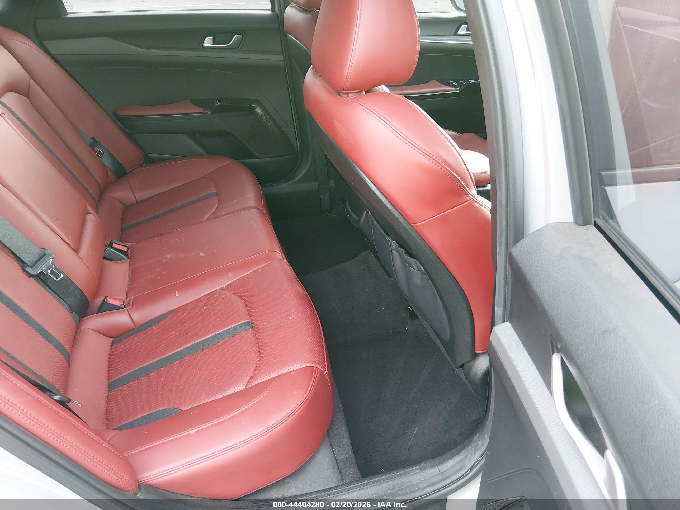 KIA K5 image 8