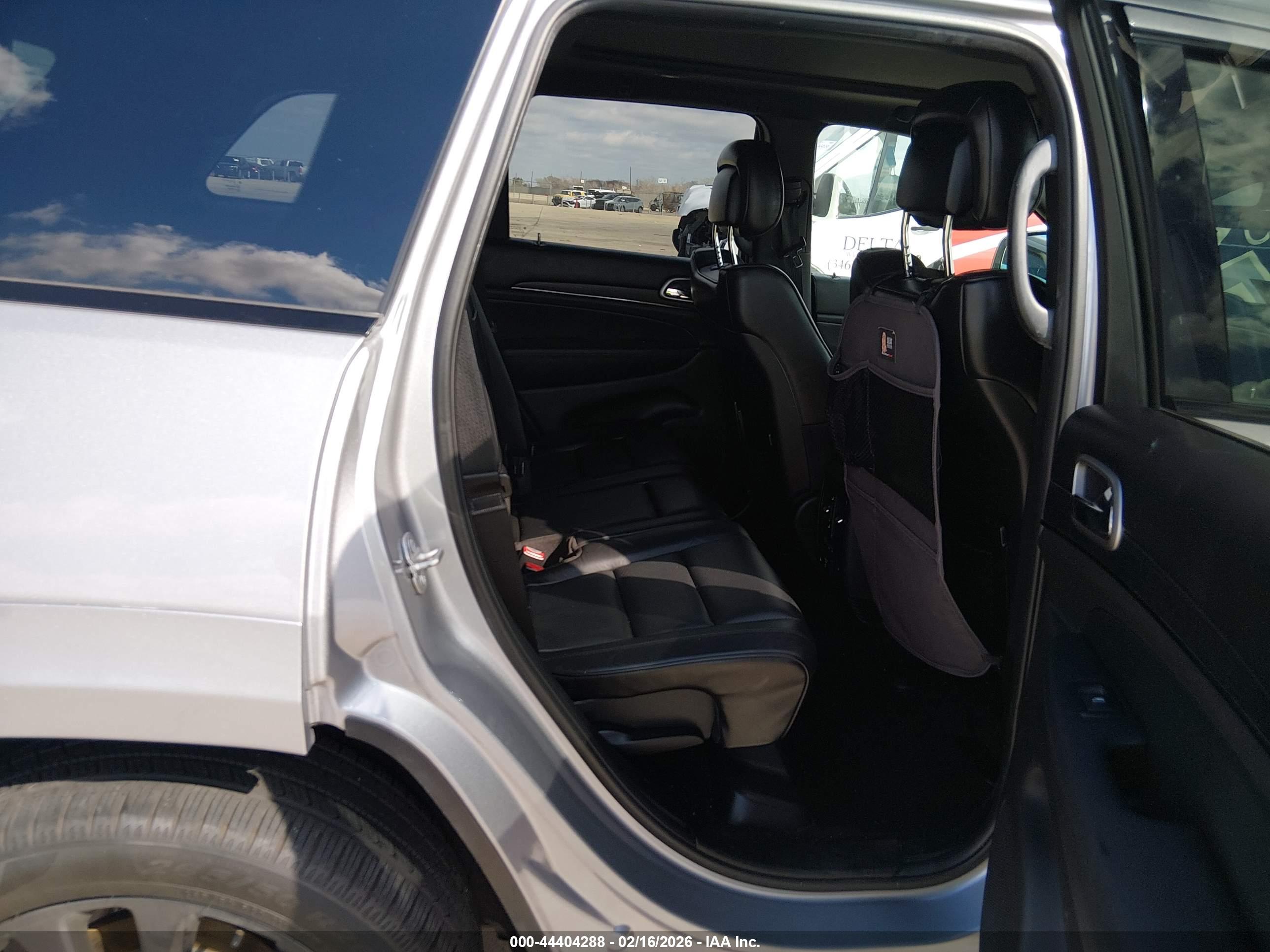 JEEP GRAND image 8