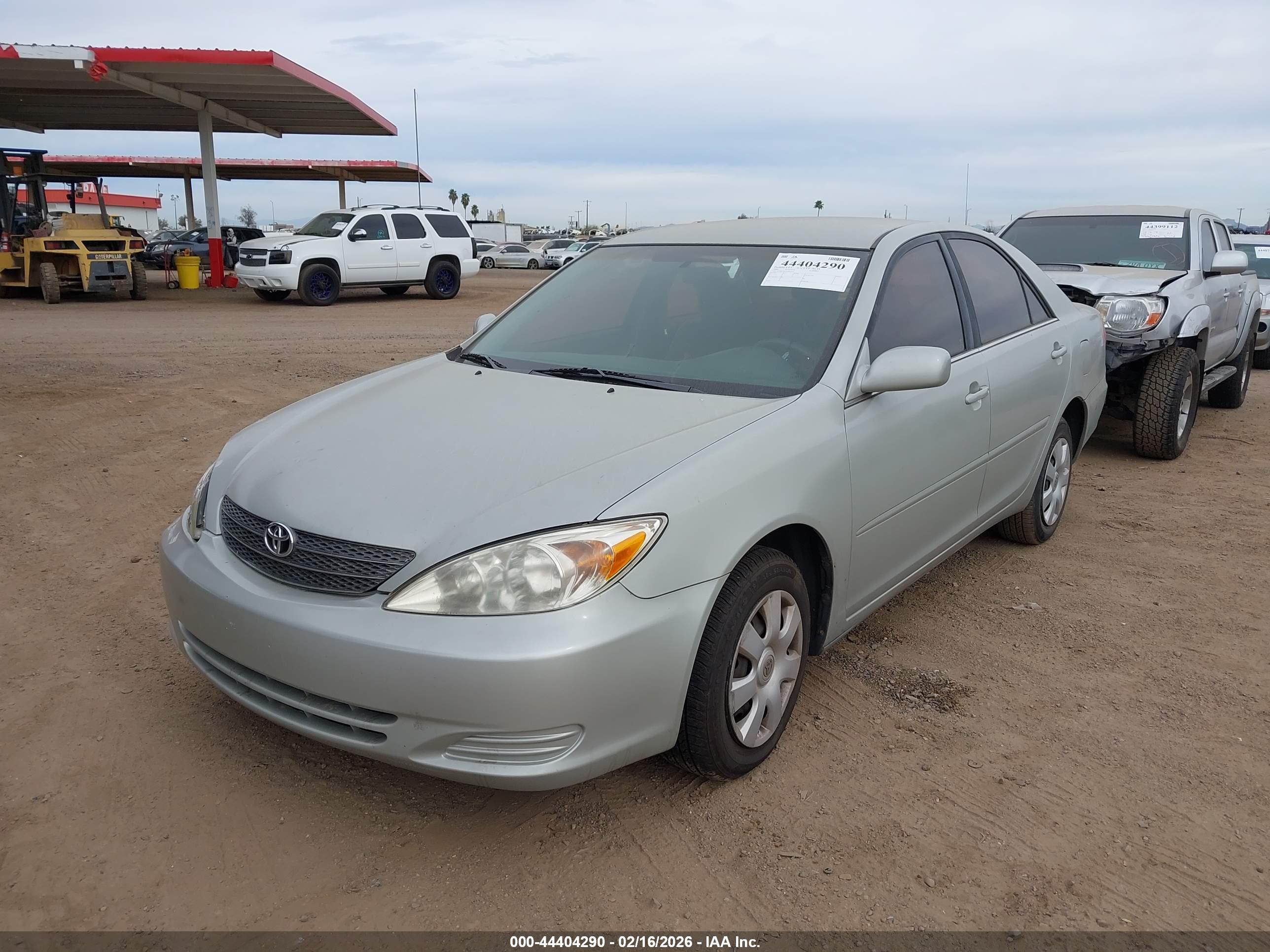 TOYOTA CAMRY image 2