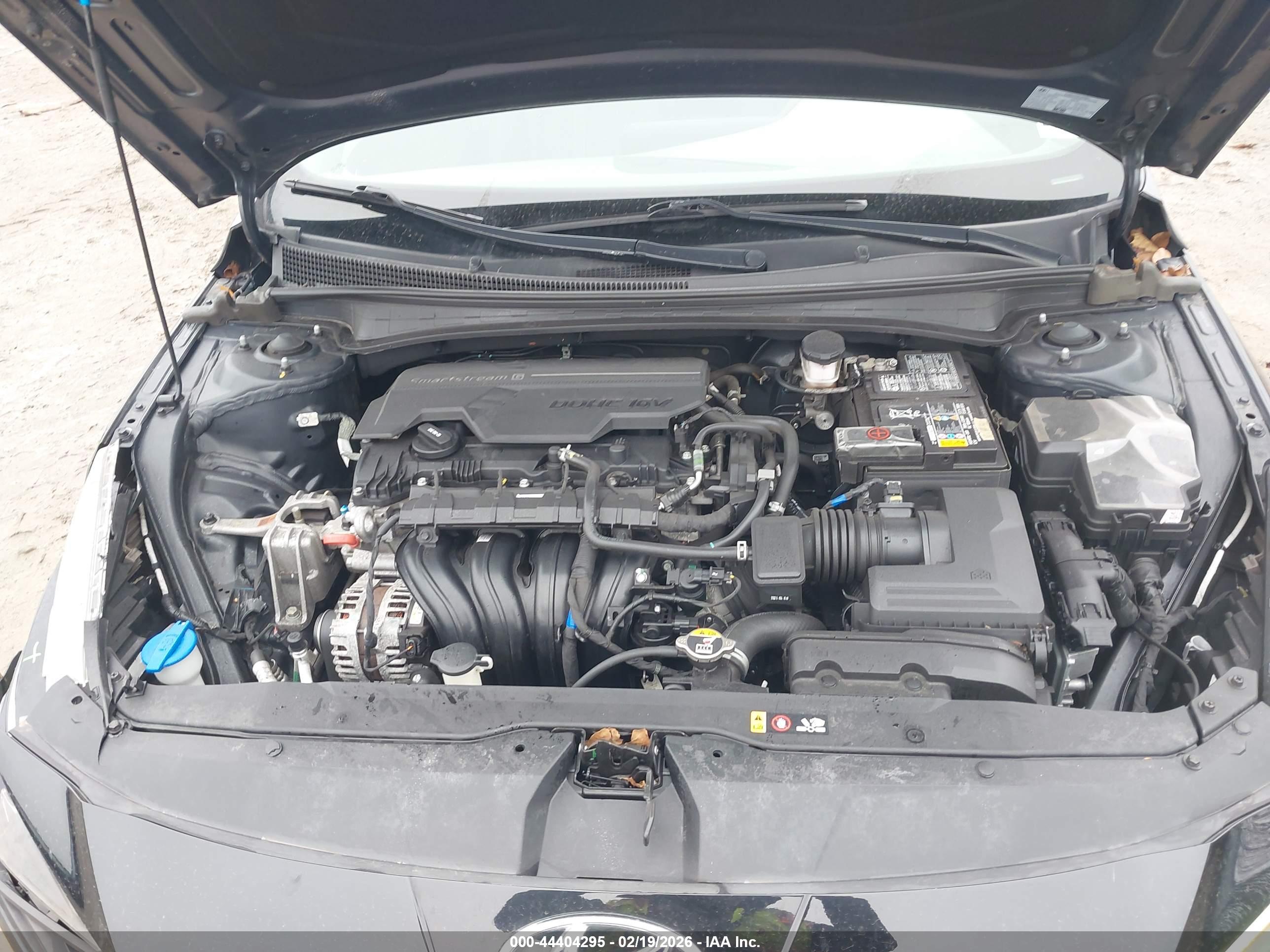 HYUNDAI ELANTRA image 10