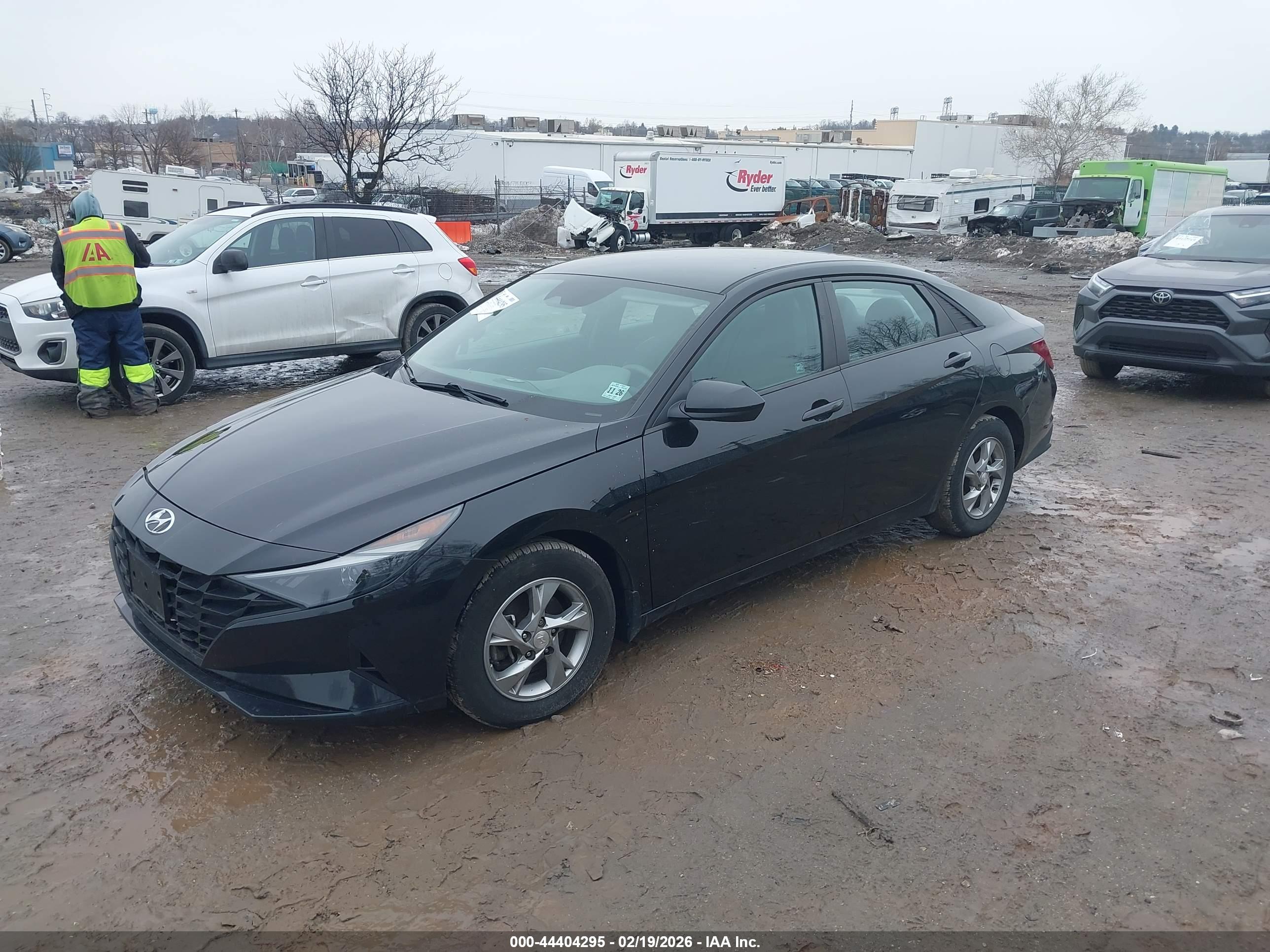 HYUNDAI ELANTRA image 2