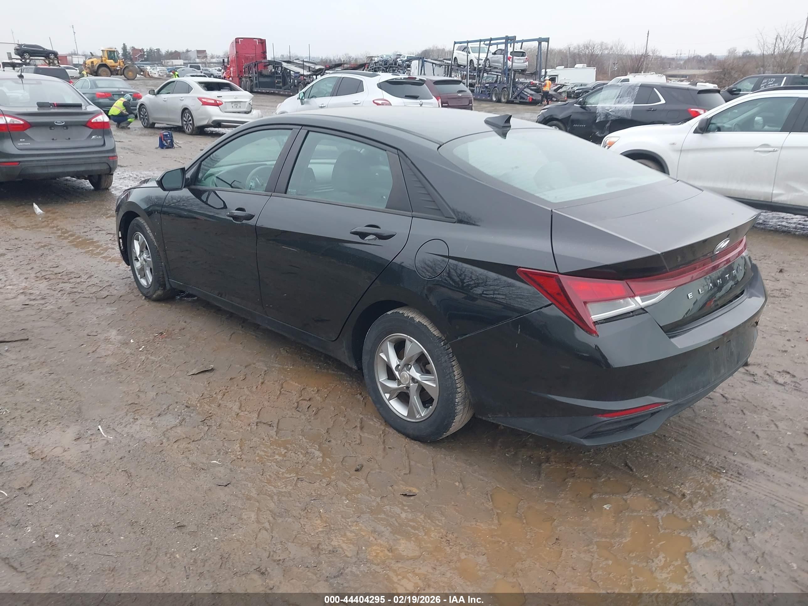 HYUNDAI ELANTRA image 3