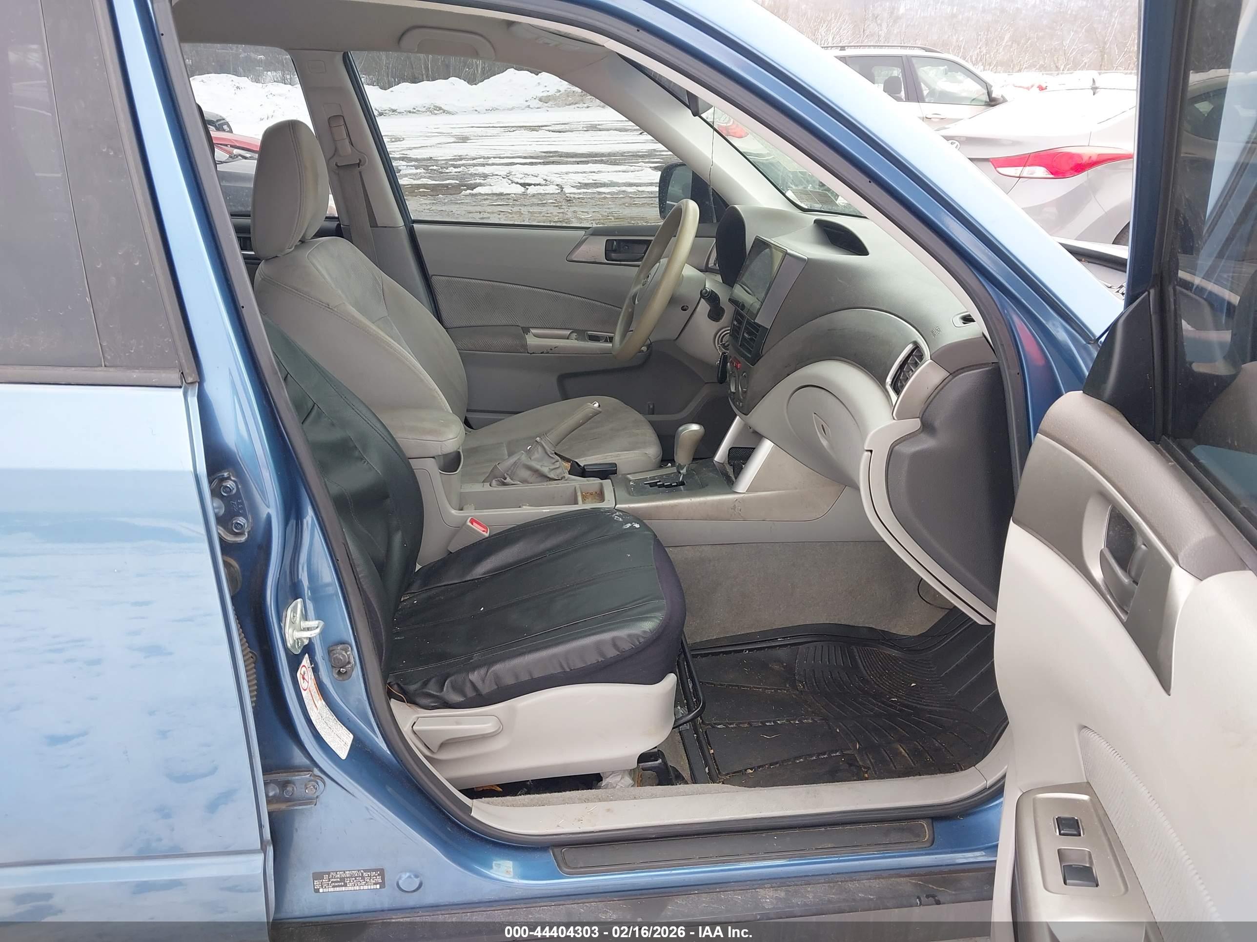SUBARU FORESTER image 5