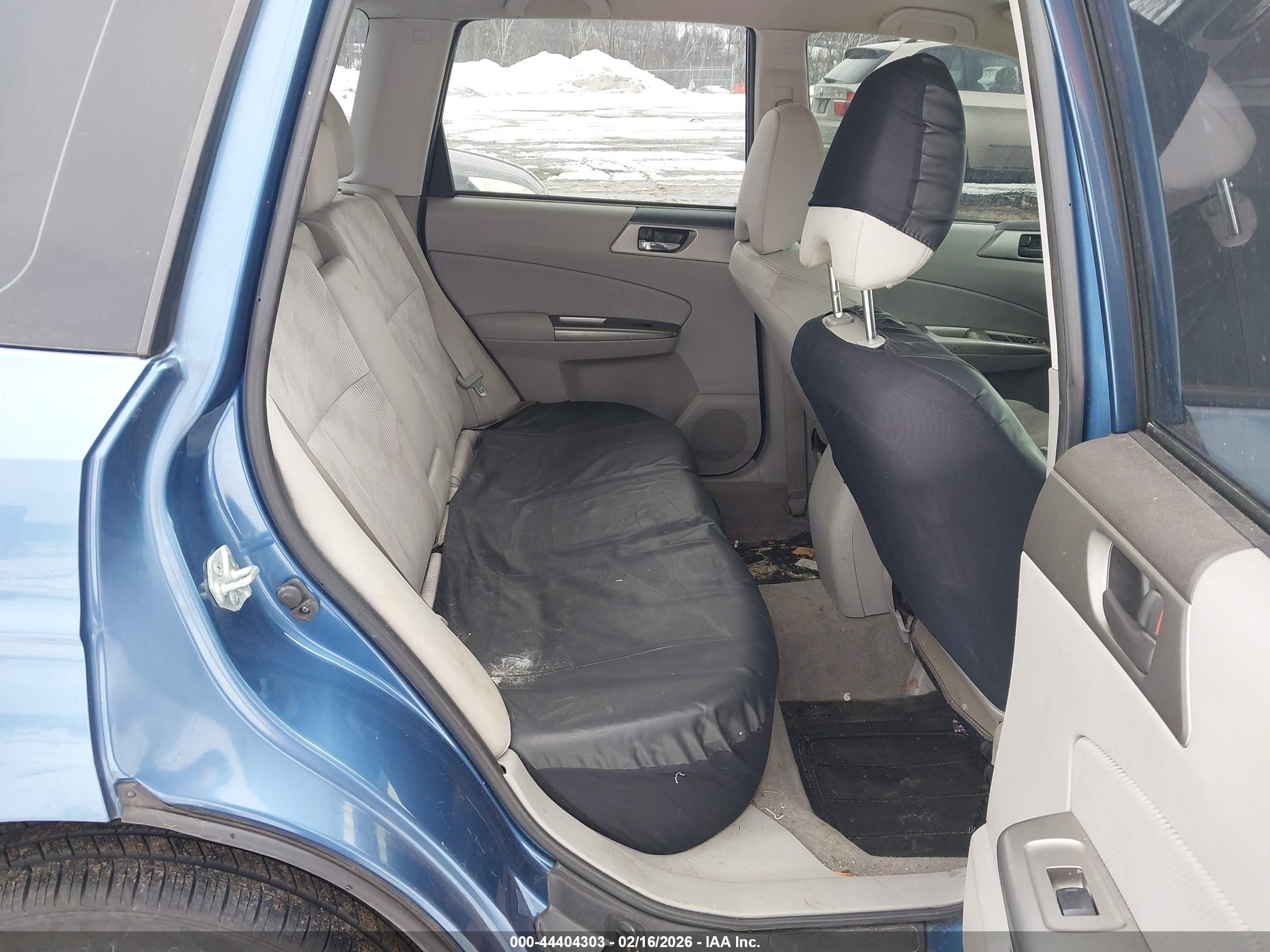 SUBARU FORESTER image 8