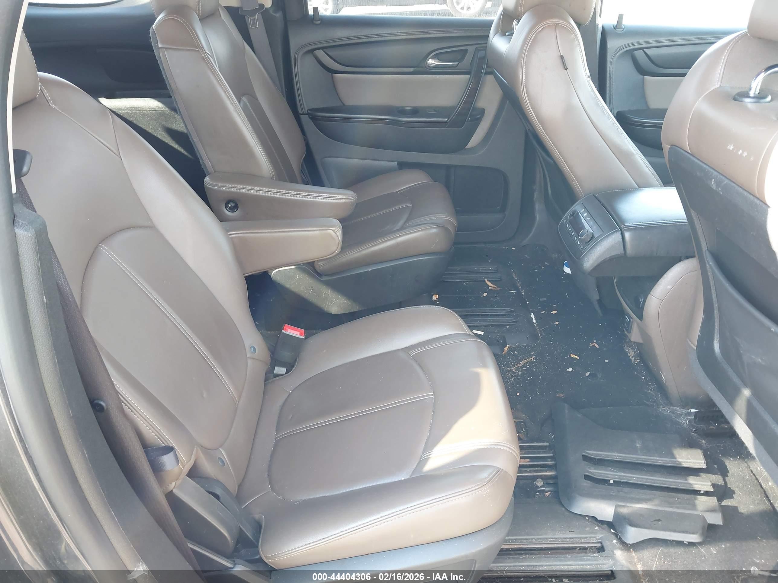 GMC ACADIA image 8