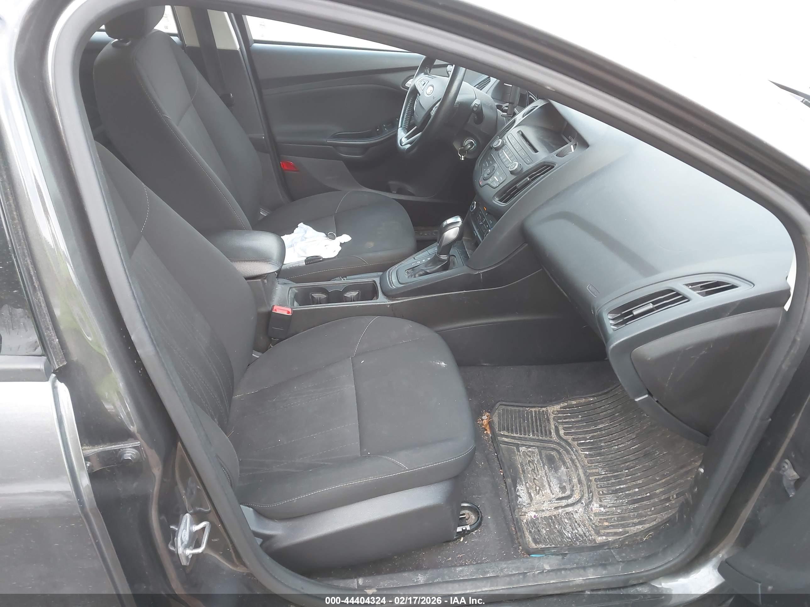 FORD FOCUS image 5