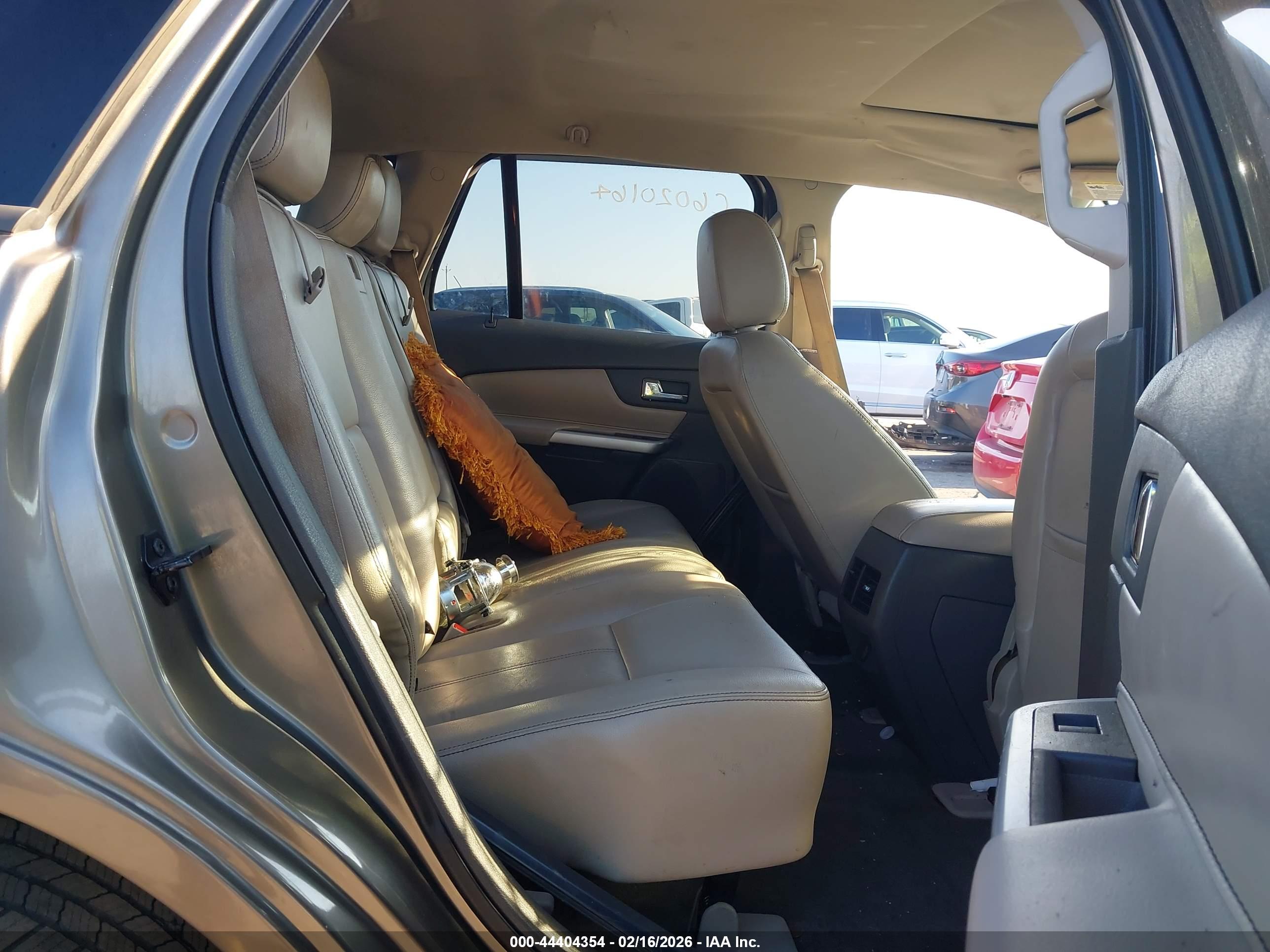FORD EDGE image 8
