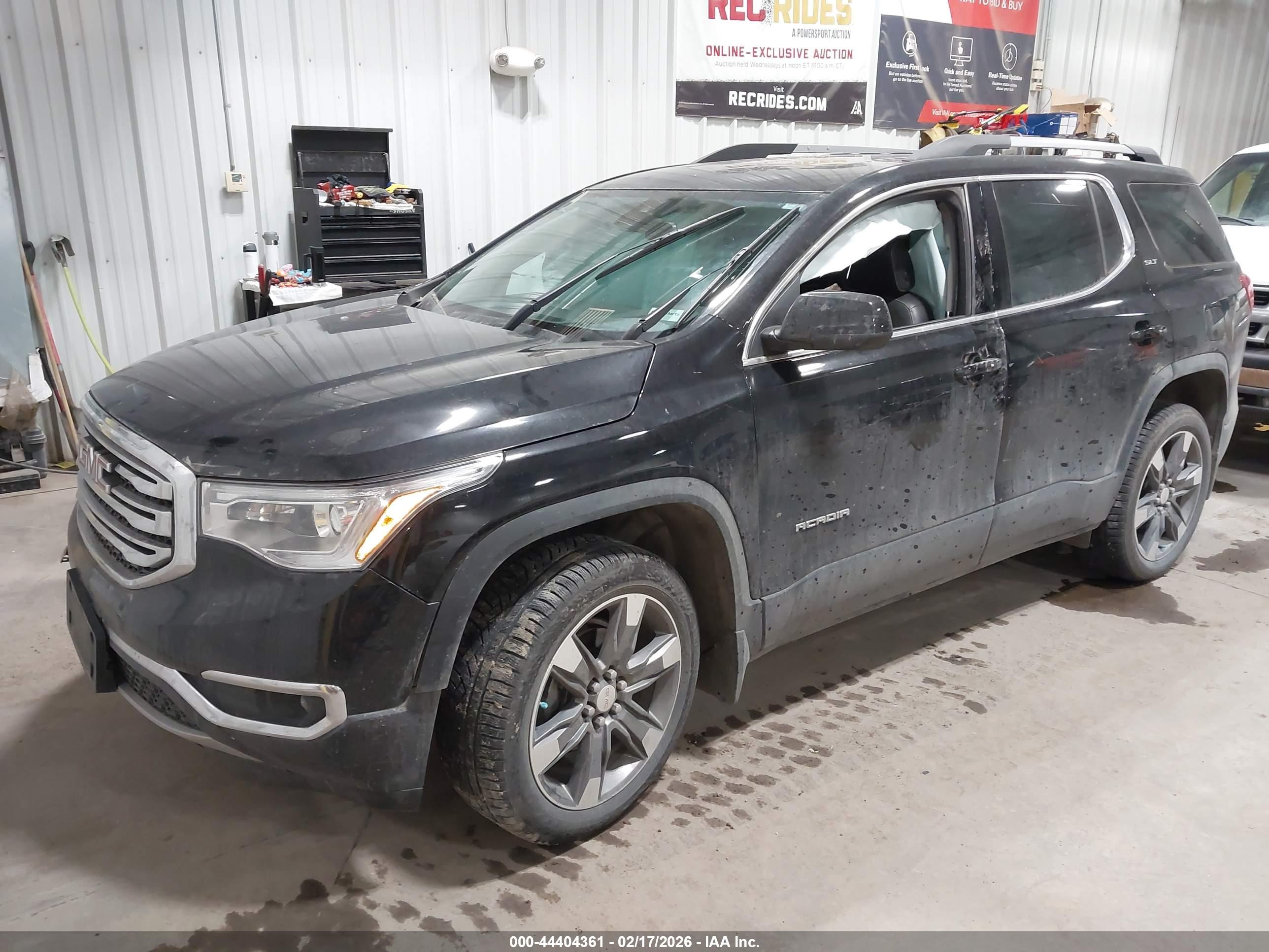 GMC ACADIA image 2