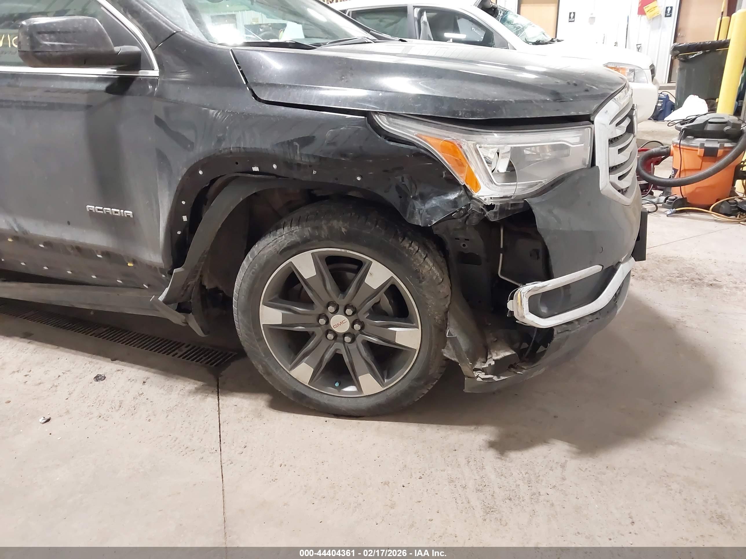 GMC ACADIA image 6