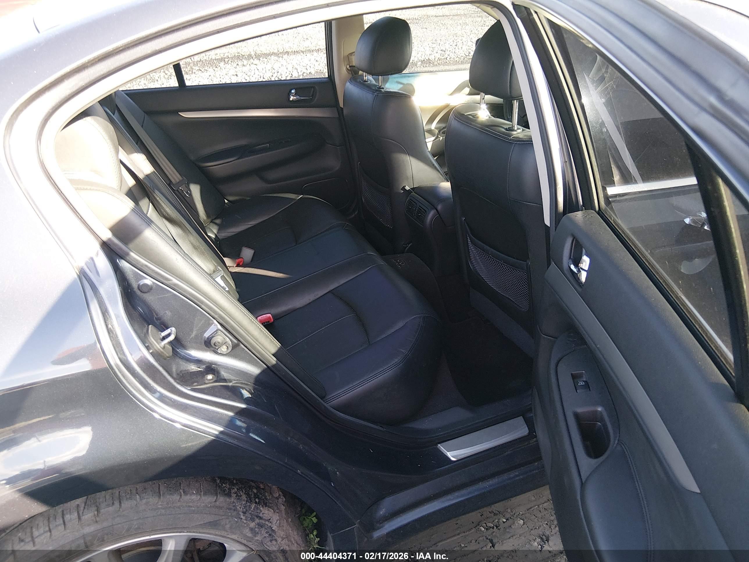 INFINITI G37X image 8