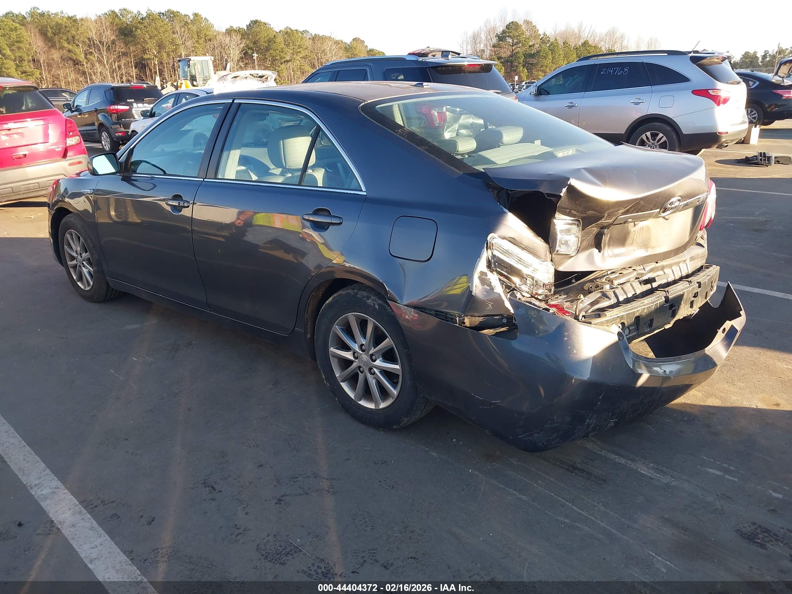 TOYOTA CAMRY image 3