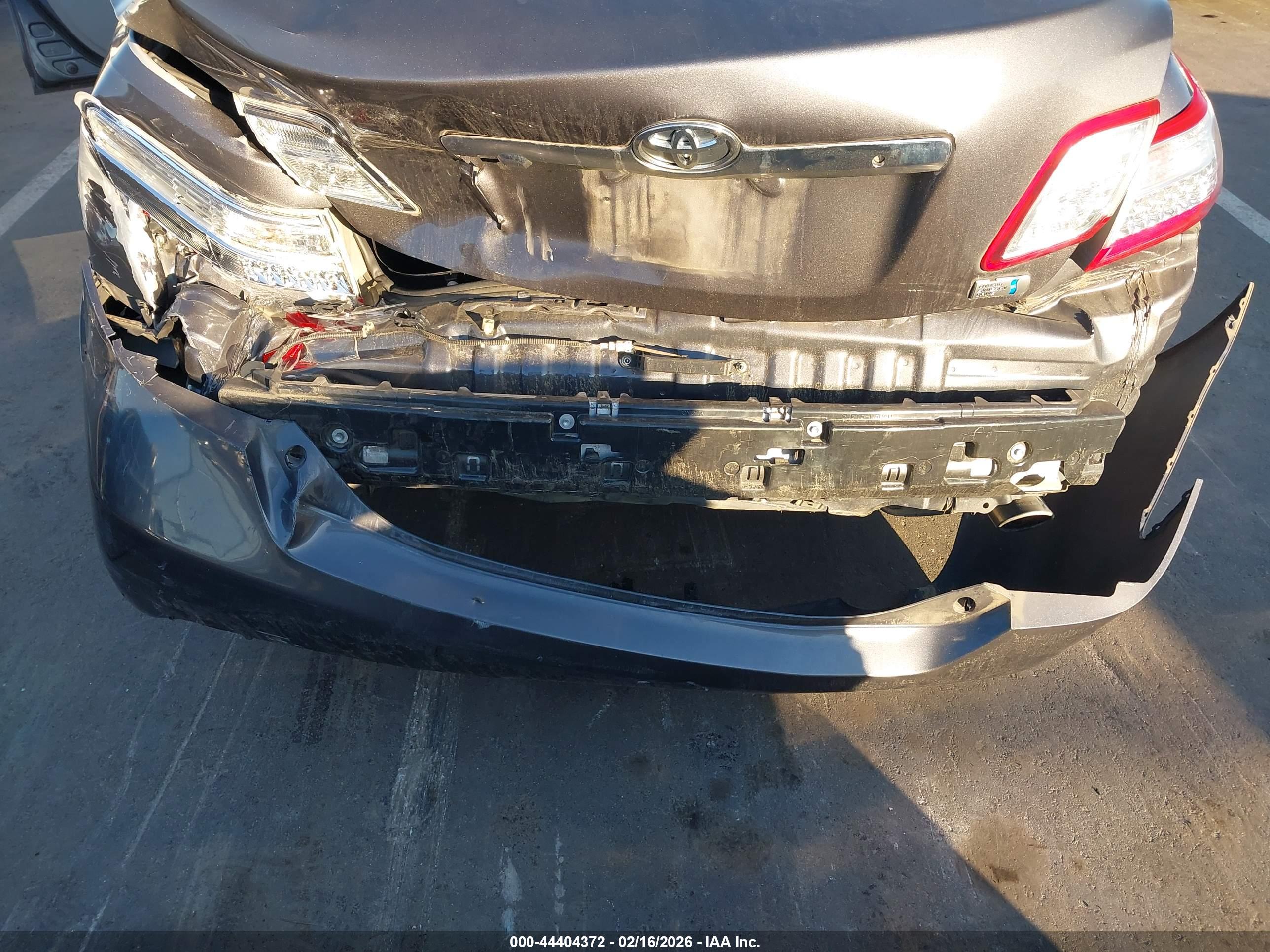 TOYOTA CAMRY image 6