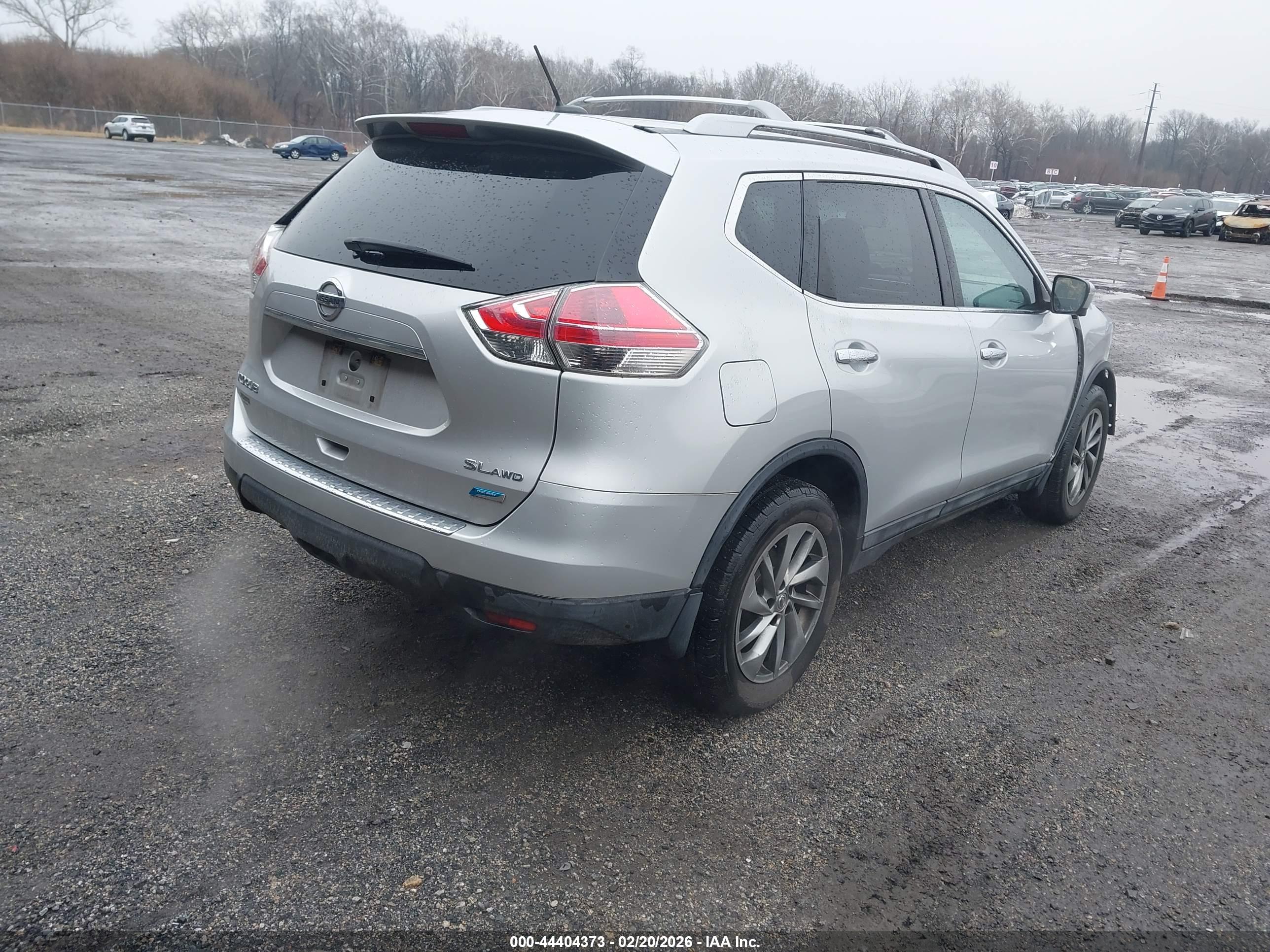 NISSAN ROGUE image 4