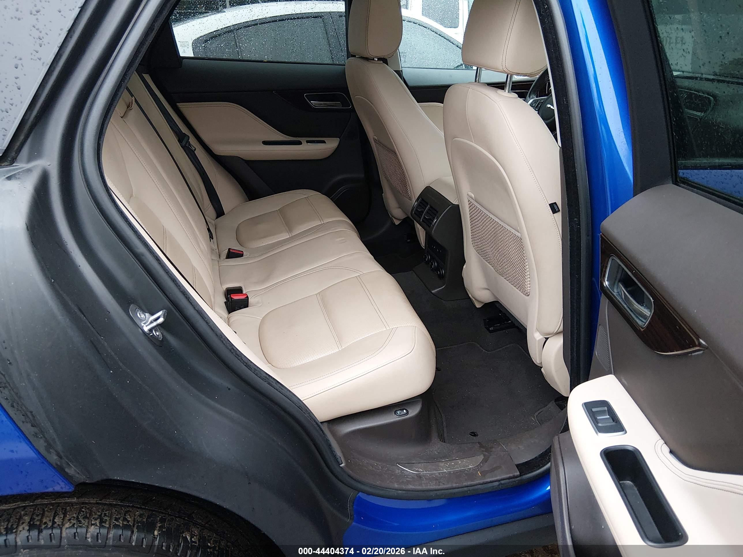 JAGUAR F-PACE image 8