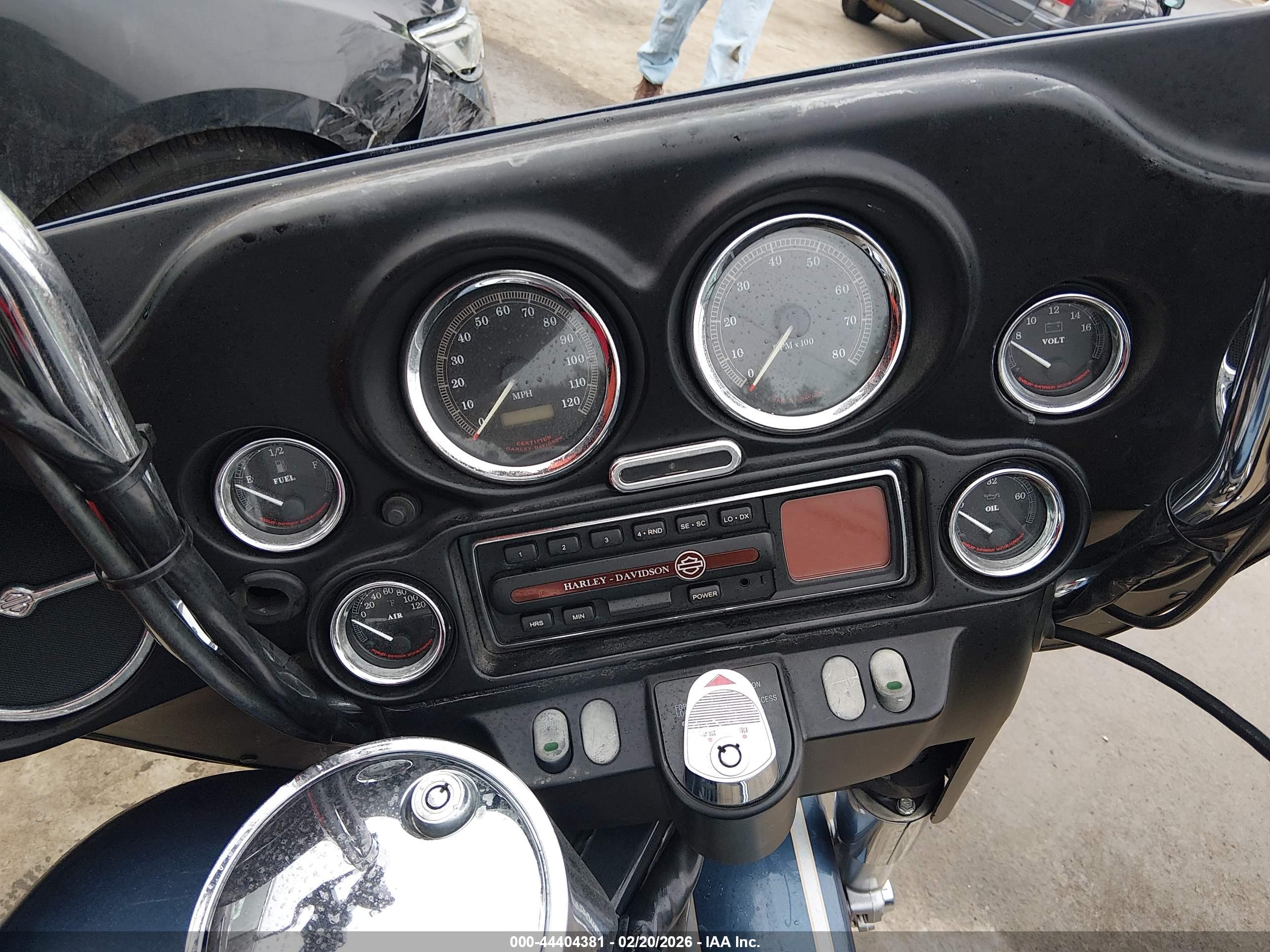 HARLEY-DAVIDSON FLHTCI image 7